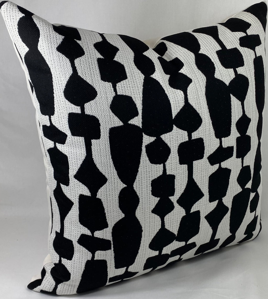 Luxury Outdoor Pillow – 22" × 22" – Freya Black