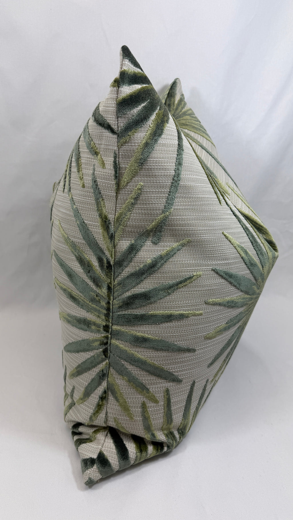 Luxury Pillow – 24" × 24" – Las Palmas