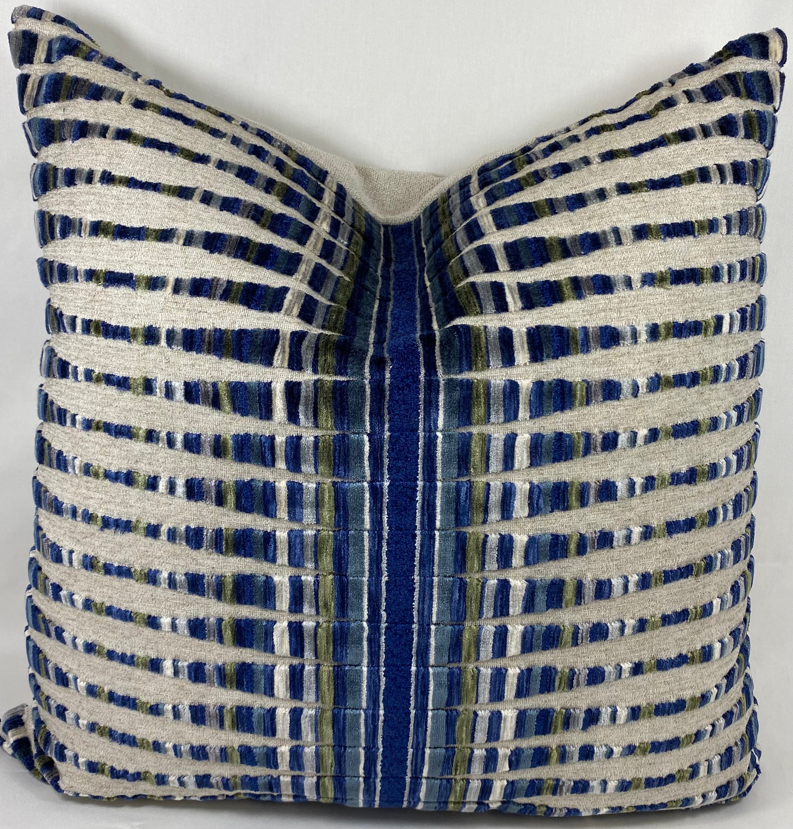 Luxury Pillow – 24" × 24" – Knock Out Ocean