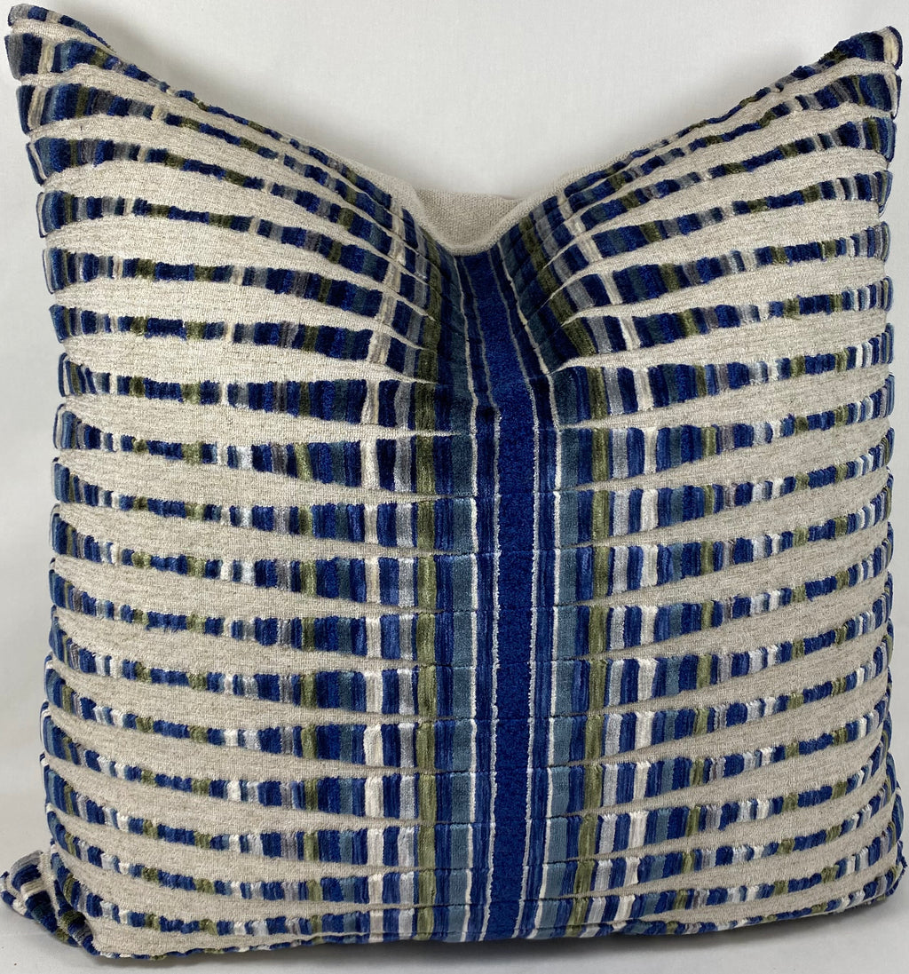Luxury Pillow – 24" × 24" – Knock Out Ocean