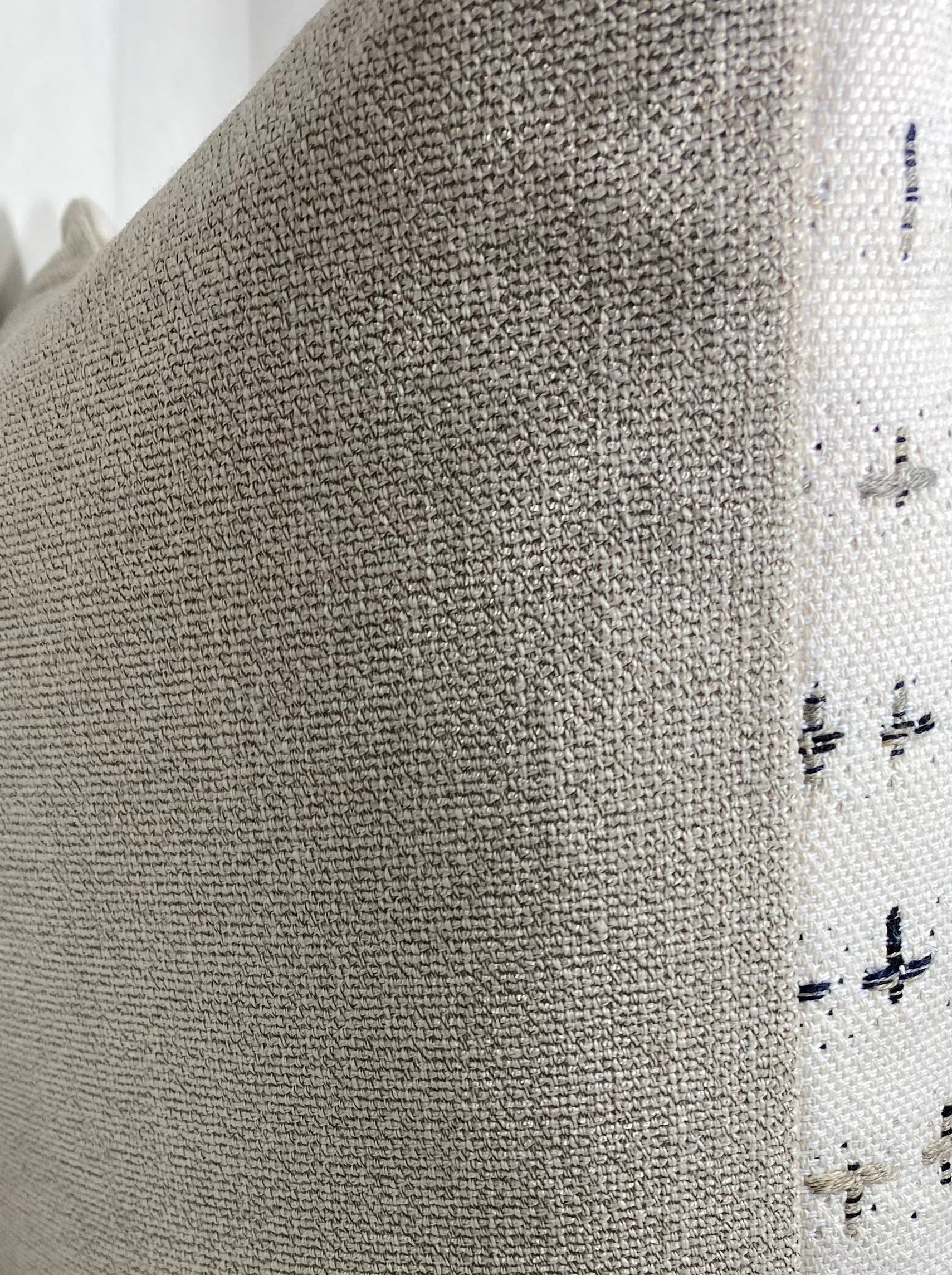 Luxury Pillow – 24" × 24" – Morales Cloud