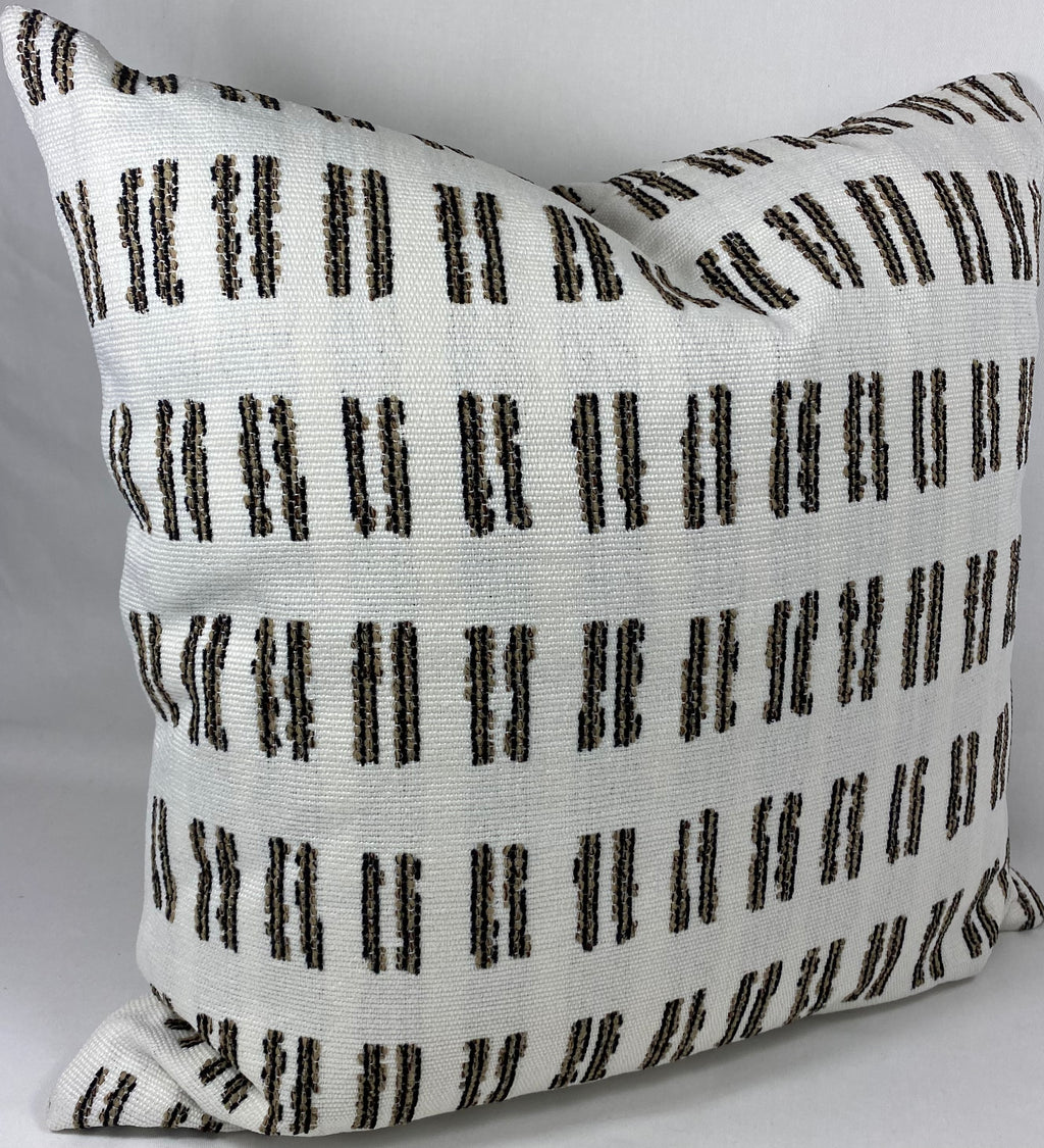 Luxury Outdoor Pillow – 22" × 22" – Saybrook Natural