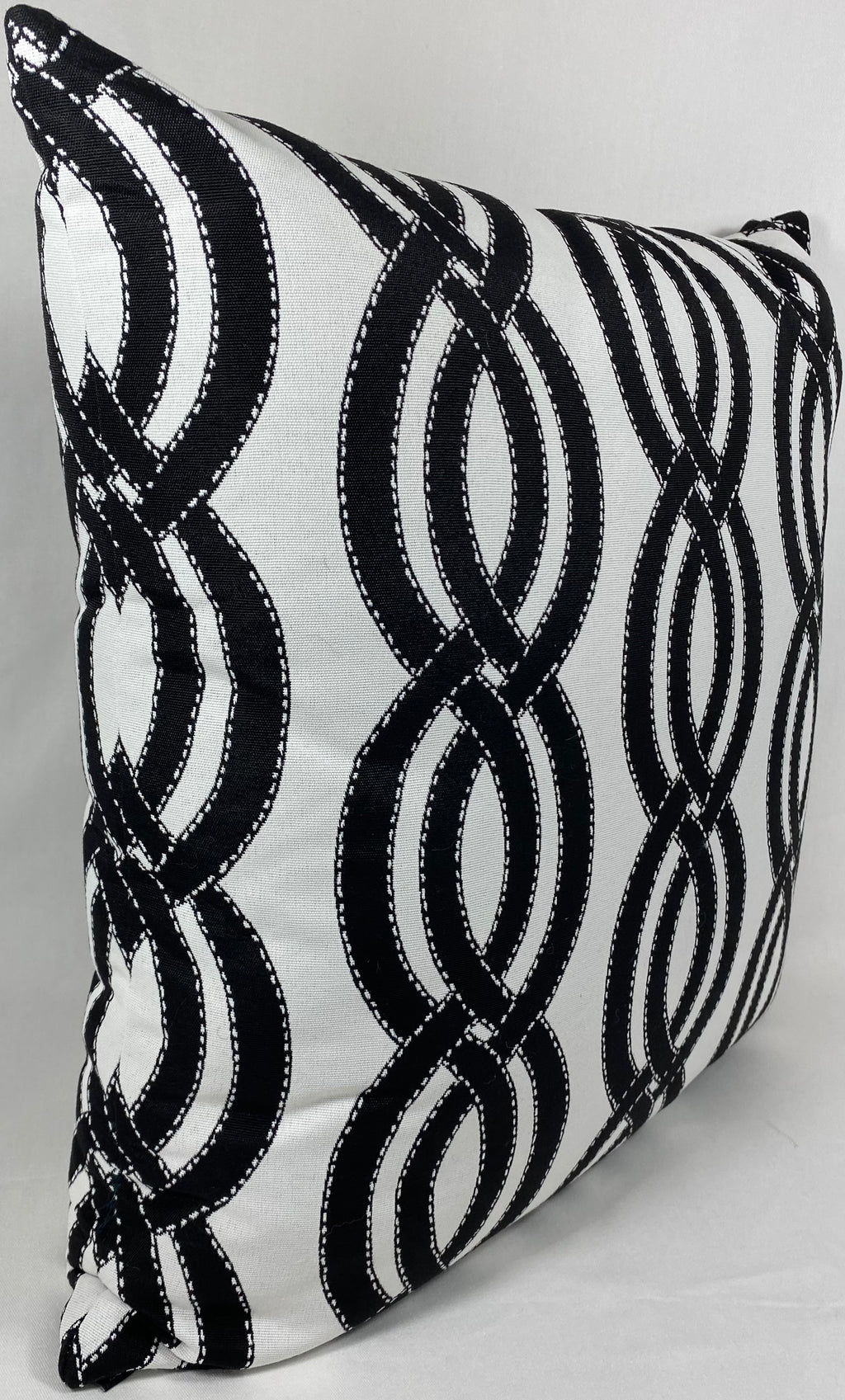 Luxury Outdoor Pillow – 22" × 22" – Sea Shore Black