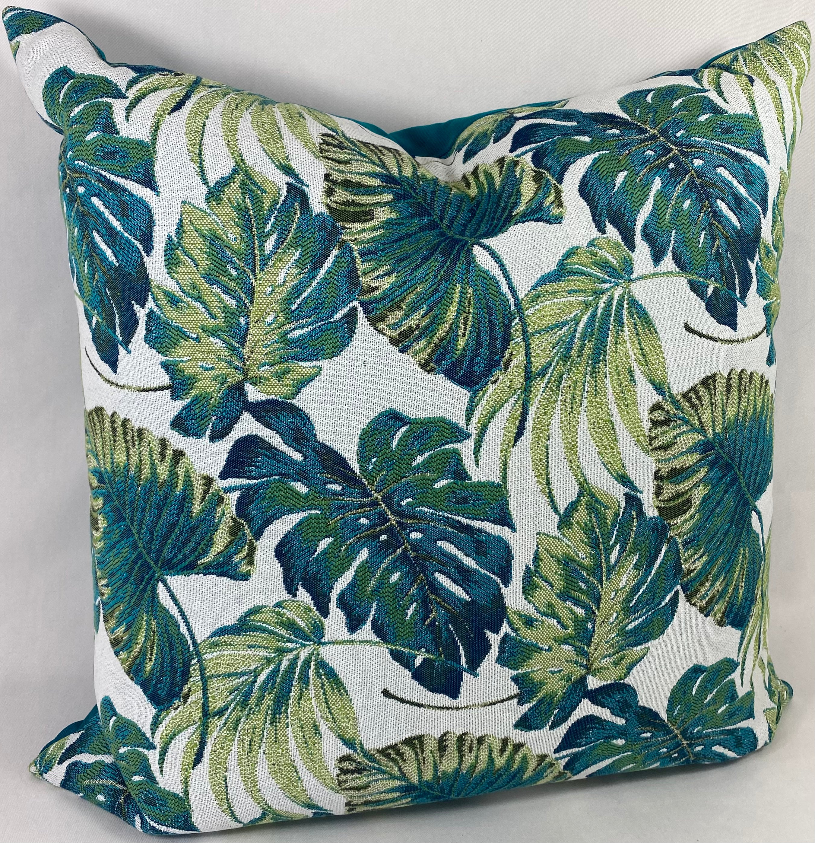 Luxury Outdoor Pillow – 22" × 22" – Sun Palm