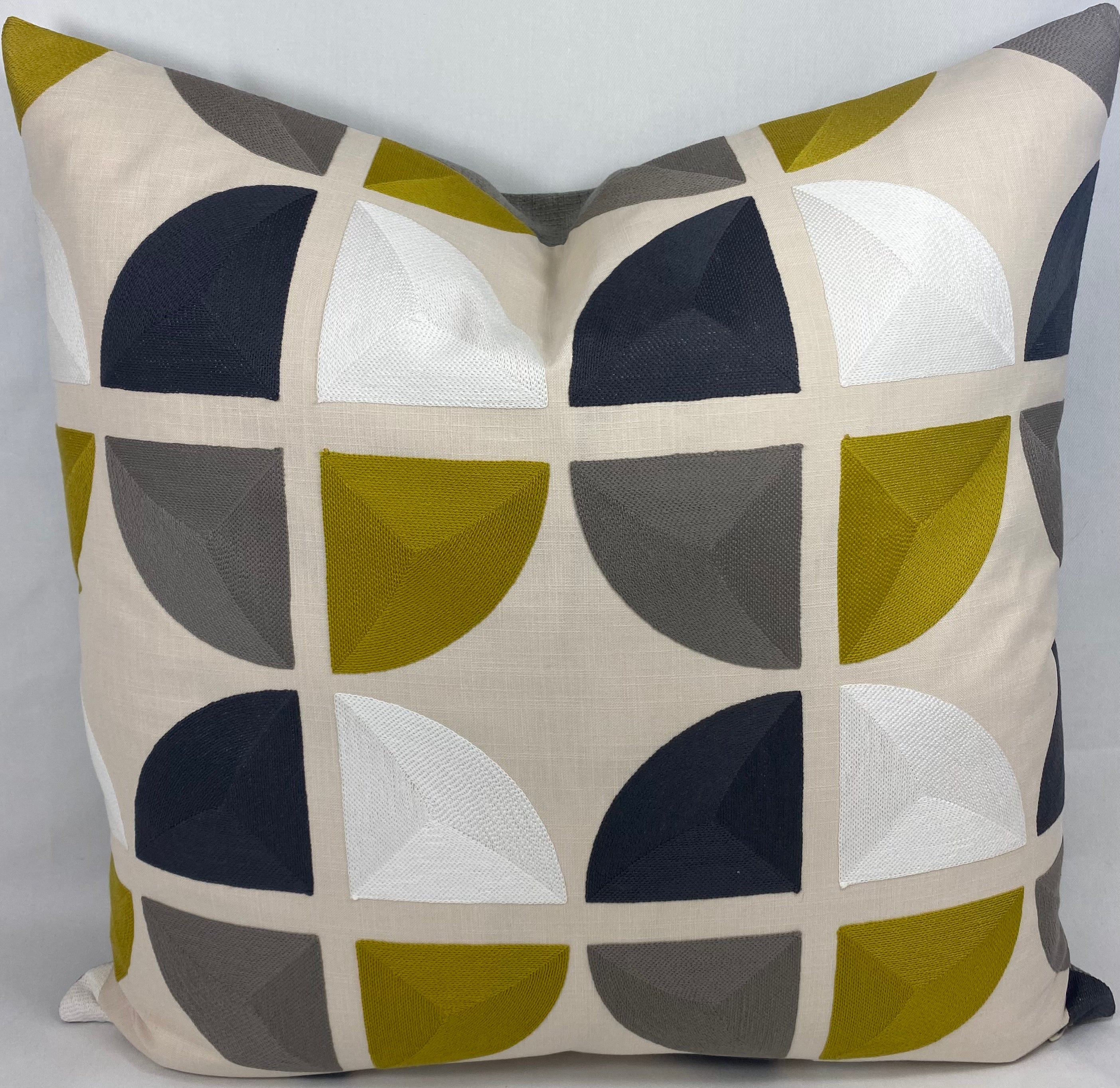Luxury Pillow – 24" × 24" – Sunclipse