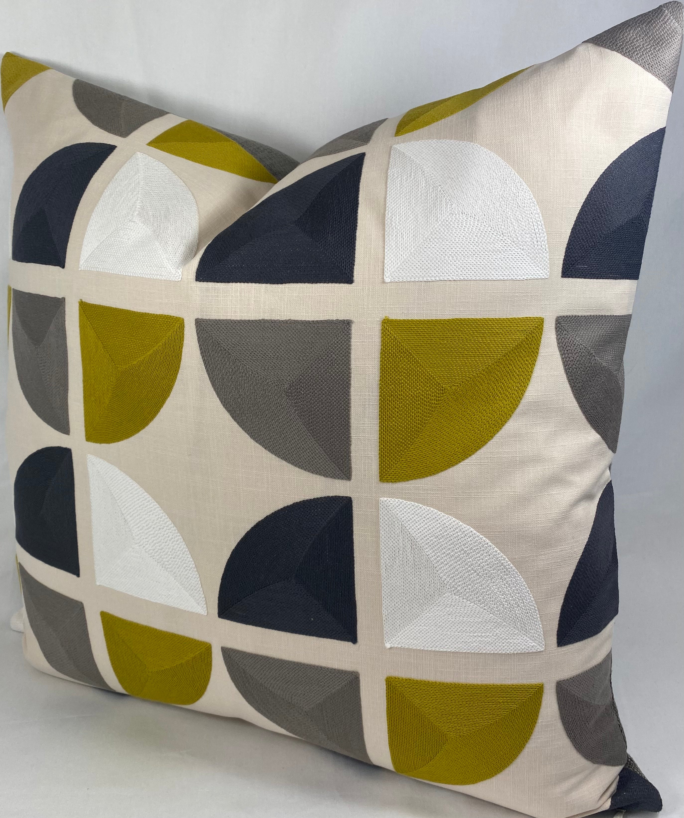 Luxury Pillow – 24" × 24" – Sunclipse