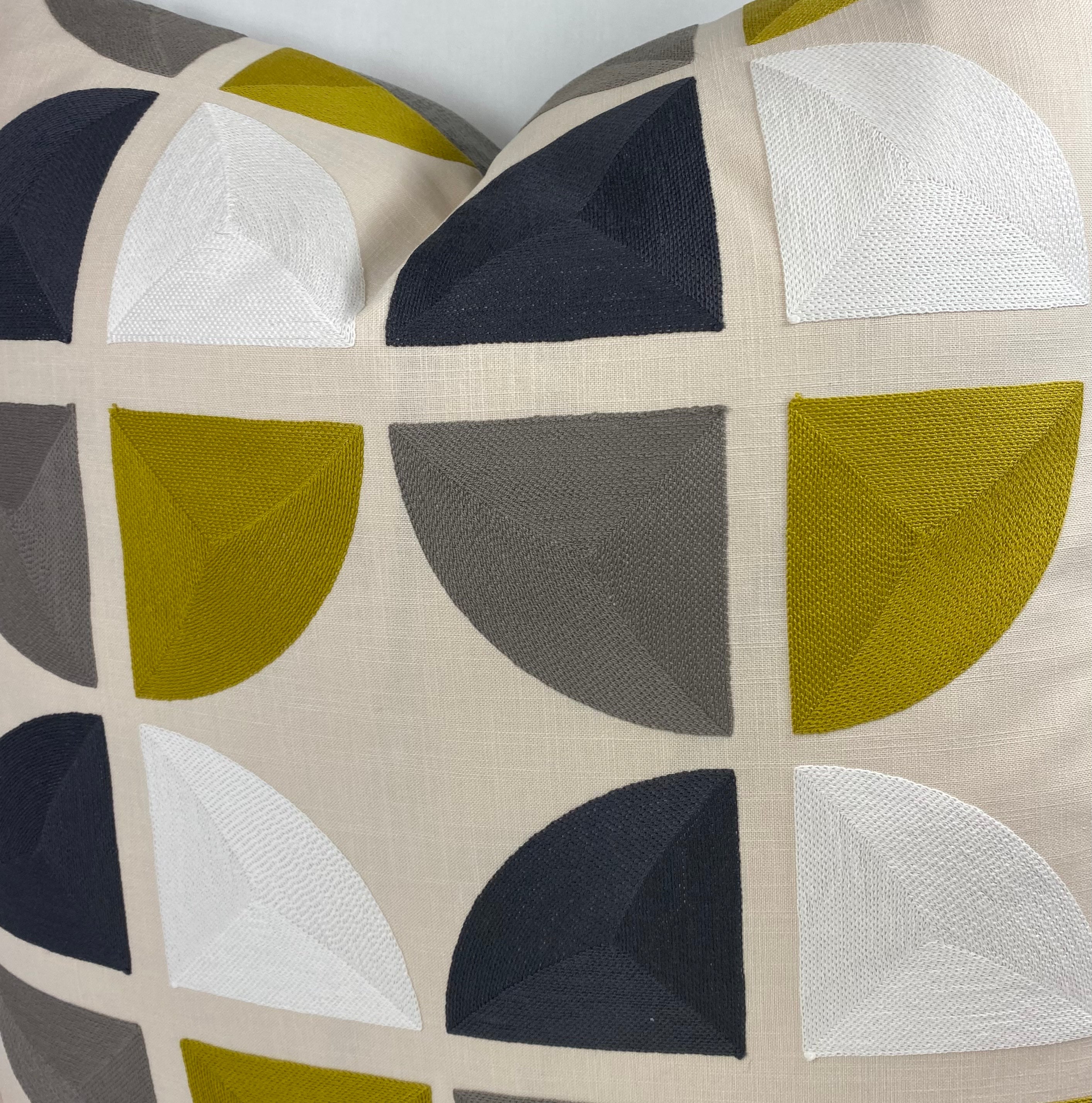 Luxury Pillow – 24" × 24" – Sunclipse