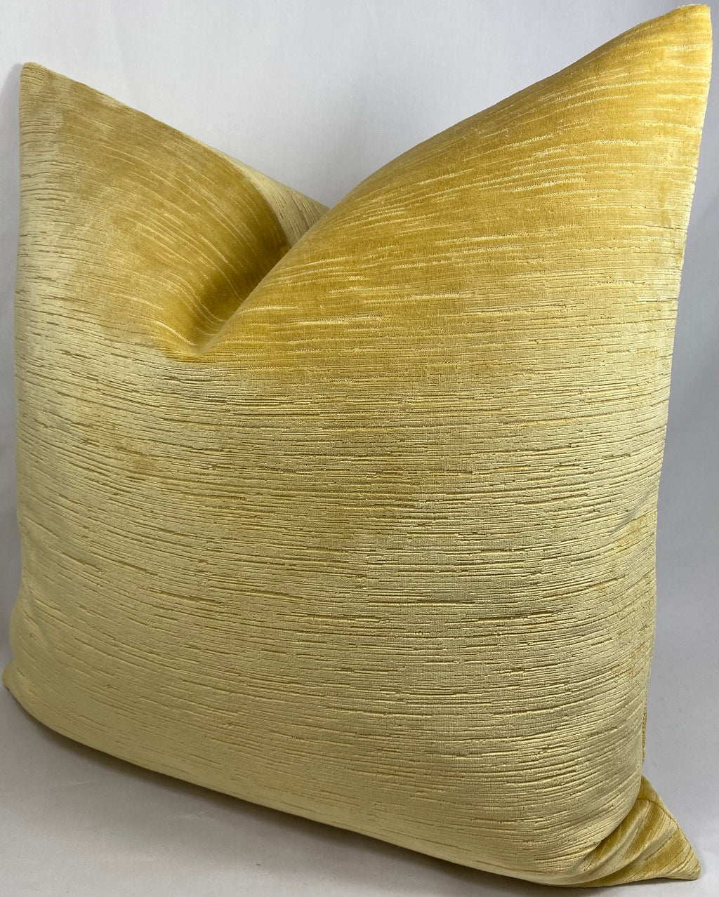 Luxury Pillow – 24" × 24" – Textura Sol