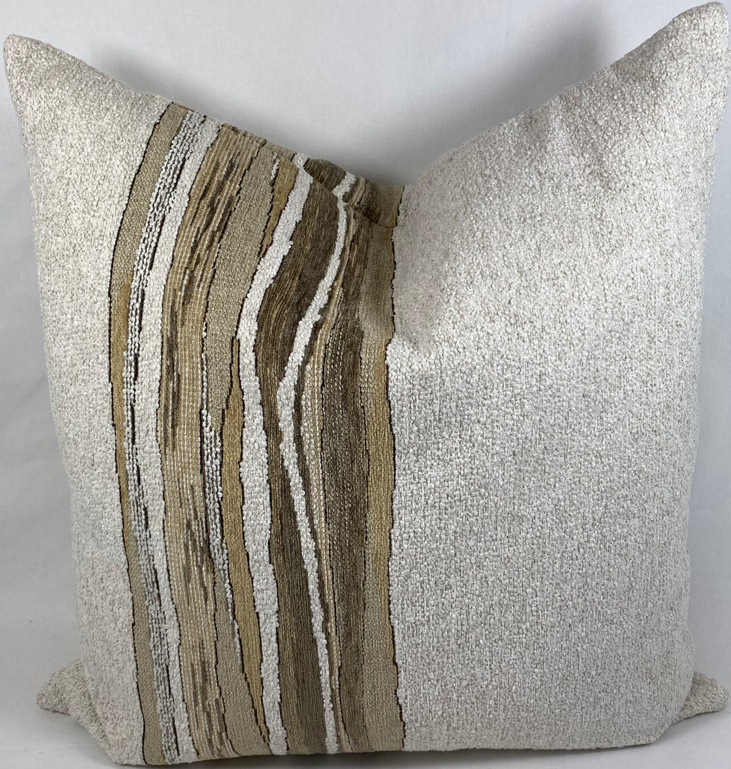 Luxury Pillow – 24" × 24" – Combosa