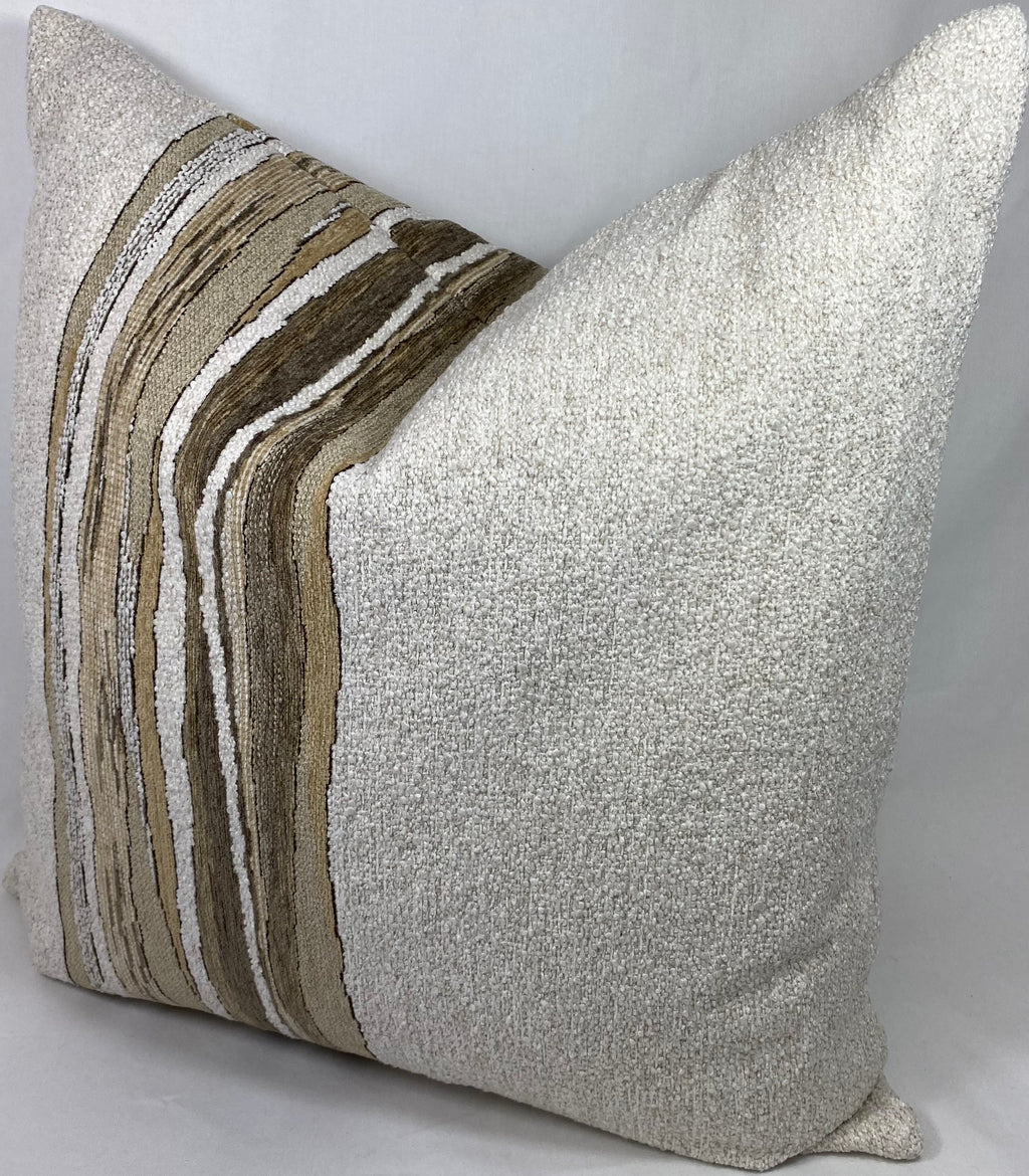 Luxury Pillow – 24" × 24" – Combosa