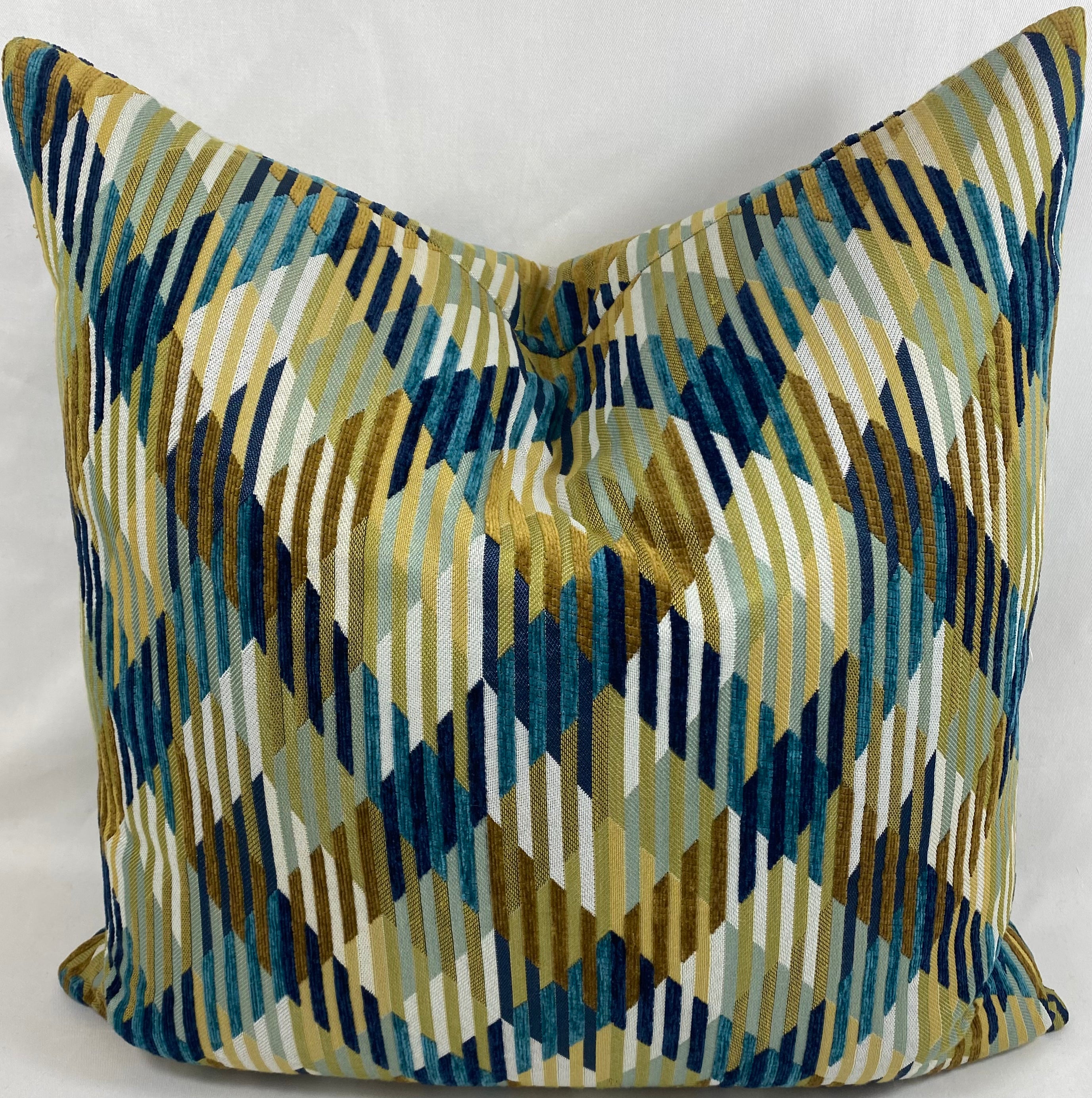 Luxury Pillow – 24" × 24" – Machado