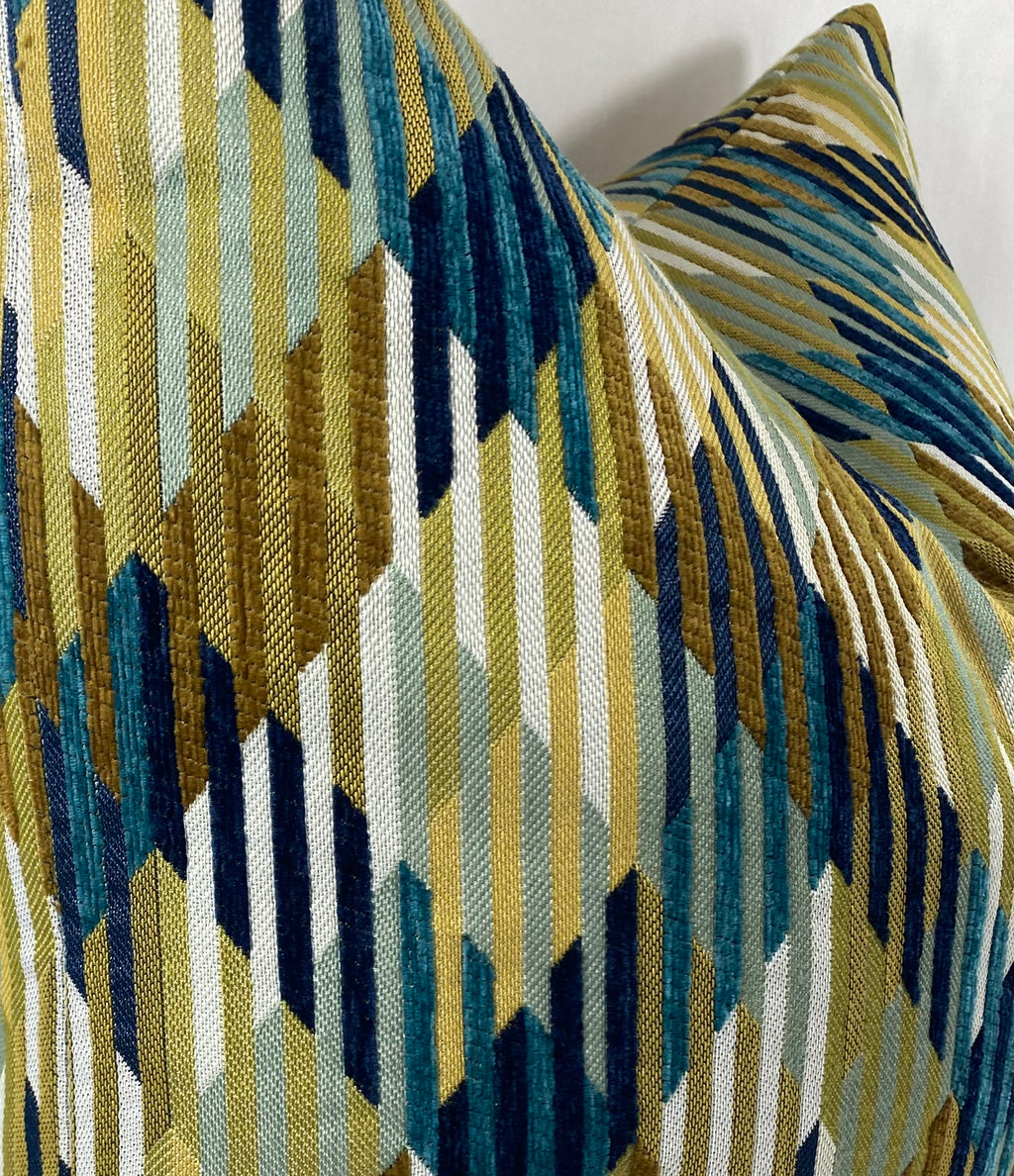 Luxury Pillow – 24" × 24" – Machado