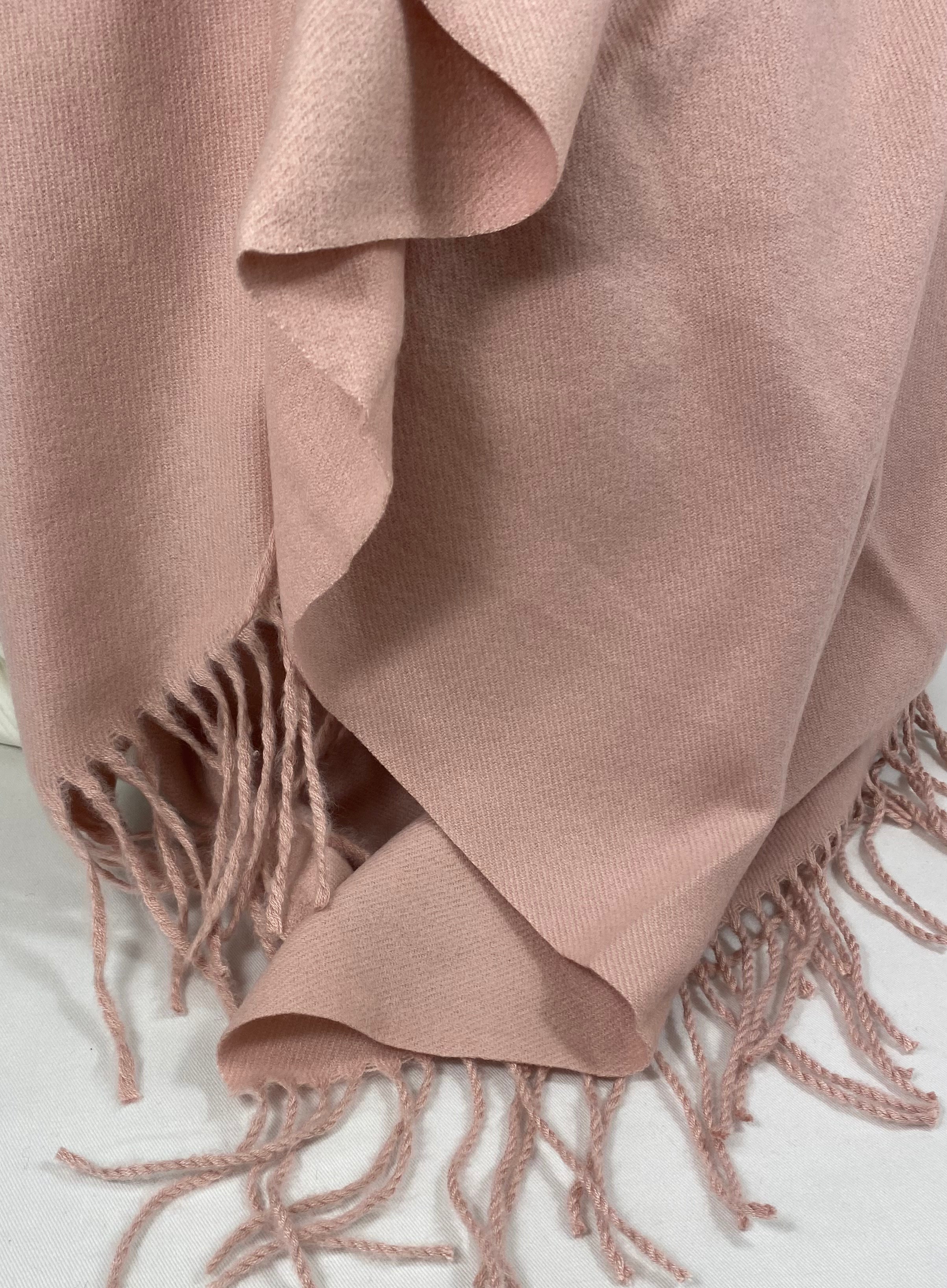 Luxury Throw – 50" × 68" – Edinburgh Pink Sand