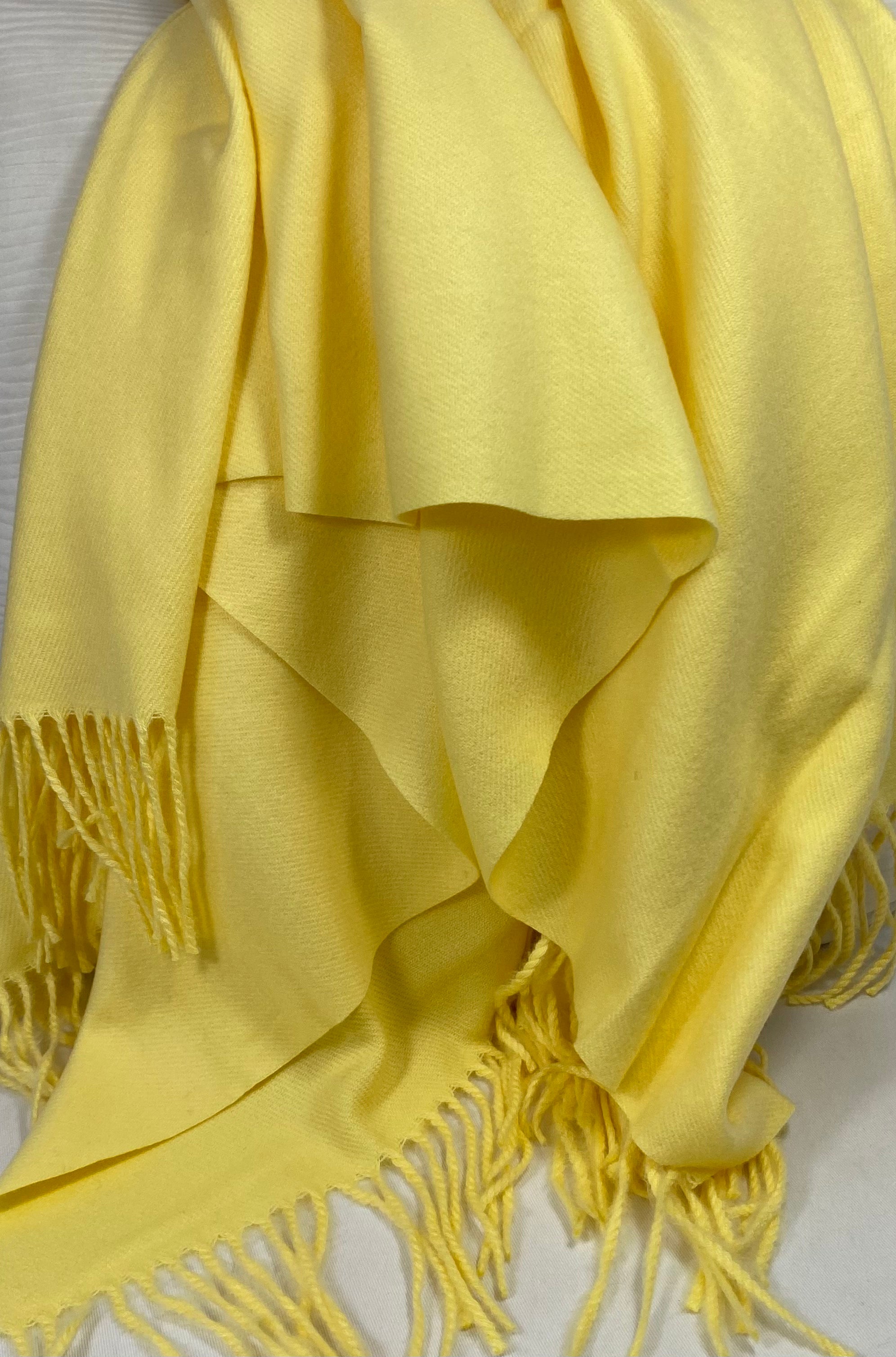 Luxury Throw – 50" × 68" – Edinburgh Limoncello