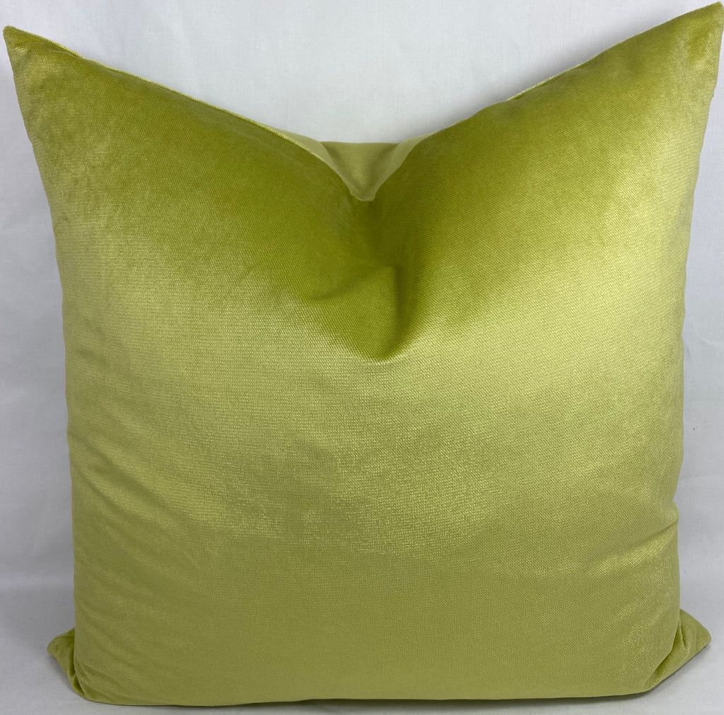 Luxury Pillow – 24" × 24" – Belvedere Lime