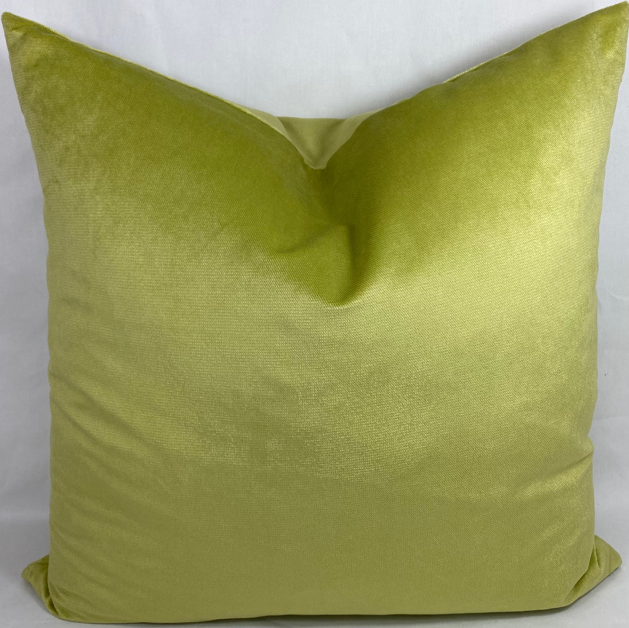 Luxury Pillow – 24" × 24" – Belvedere Lime