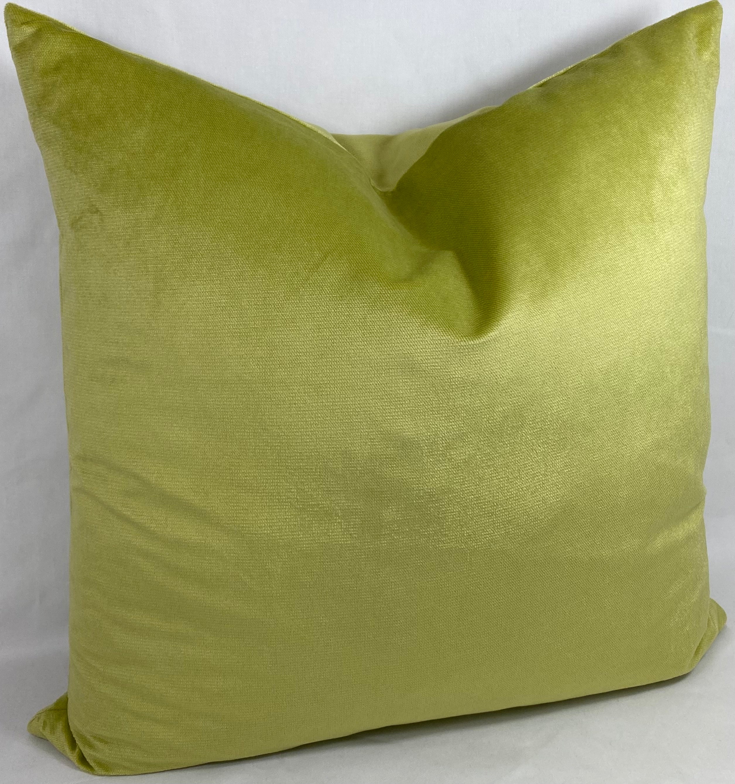 Luxury Pillow – 24" × 24" – Belvedere Lime