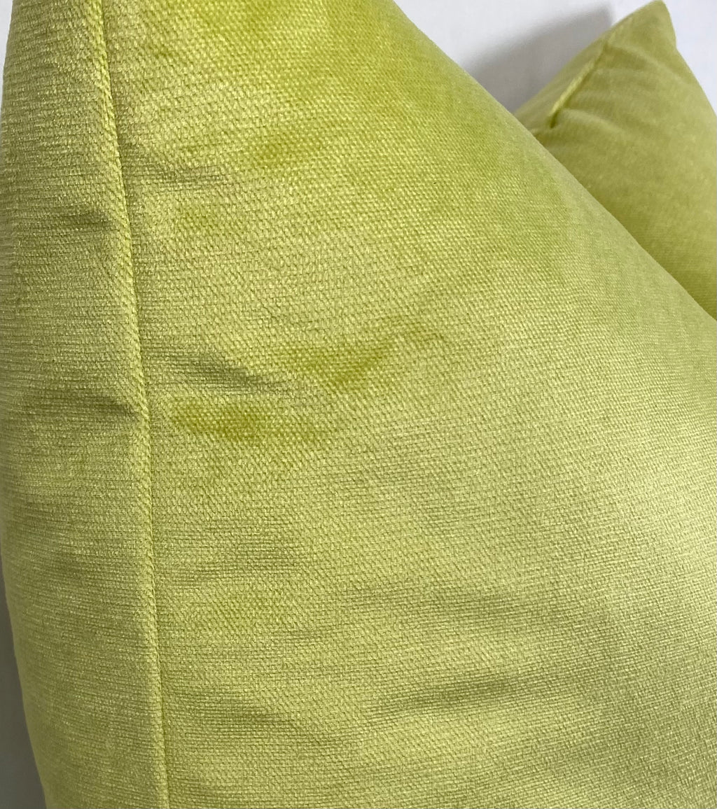 Luxury Pillow – 24" × 24" – Belvedere Lime