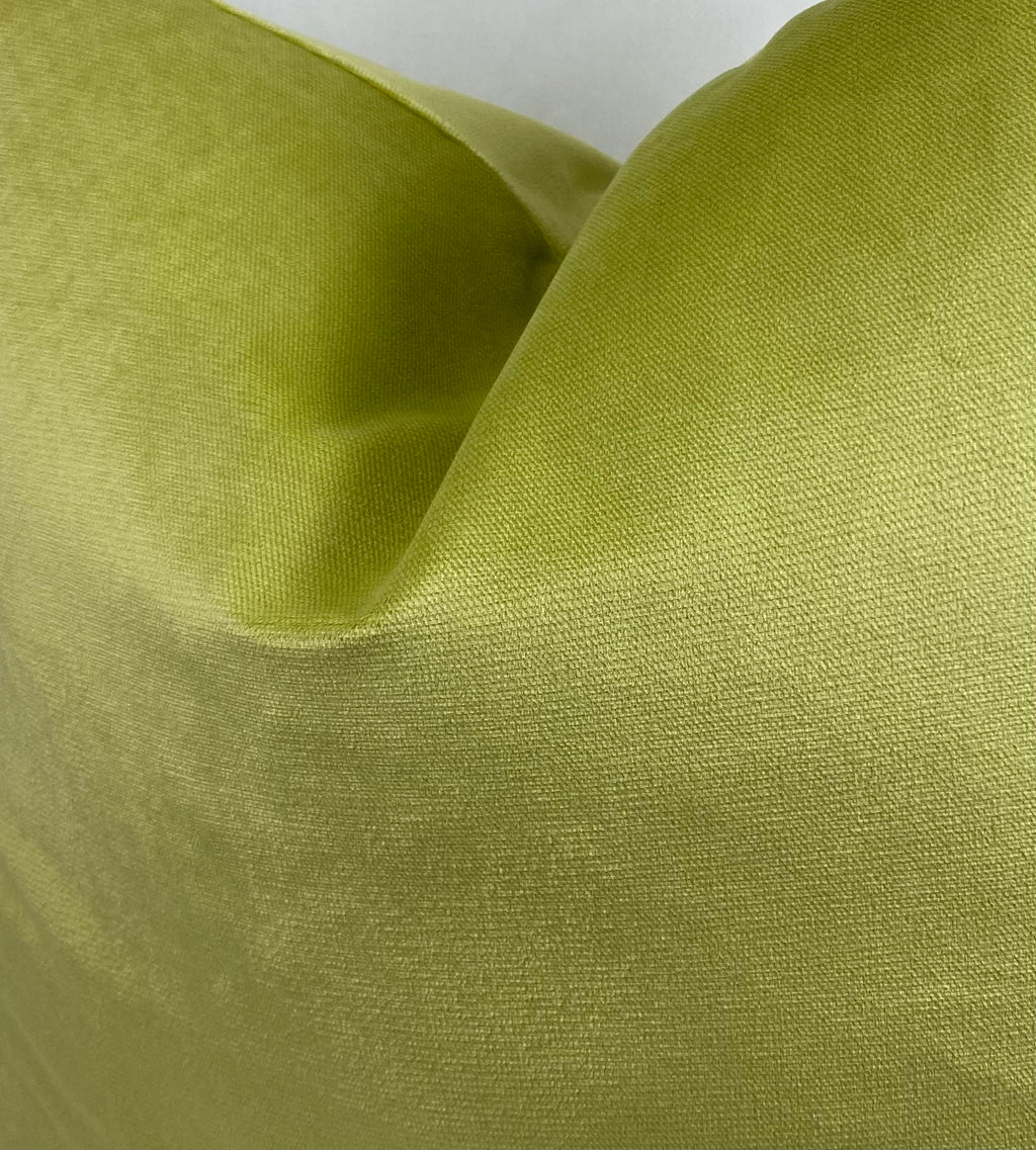 Luxury Pillow – 24" × 24" – Belvedere Lime