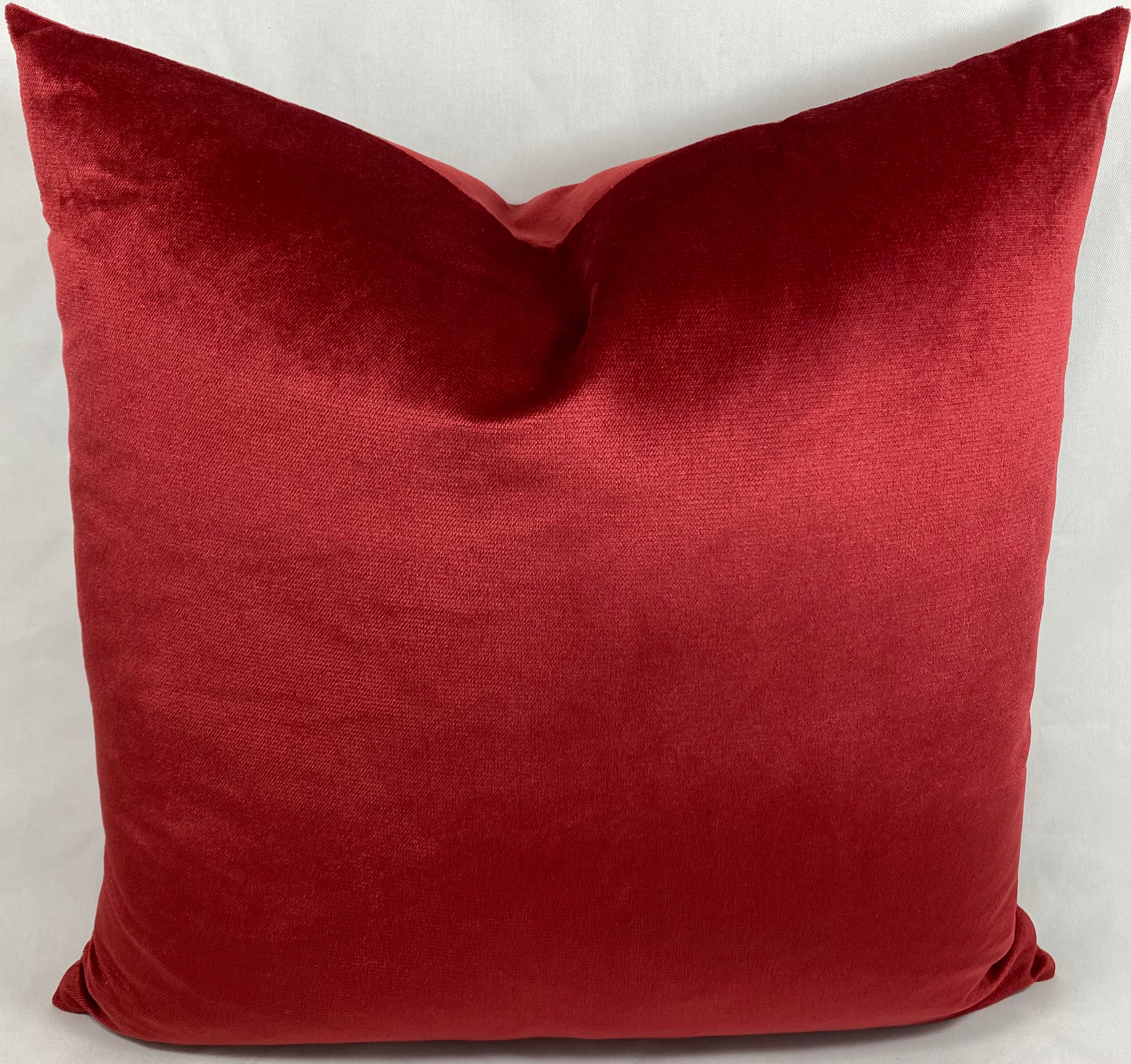 Luxury Pillow – 24" × 24" – Belvedere Sangria