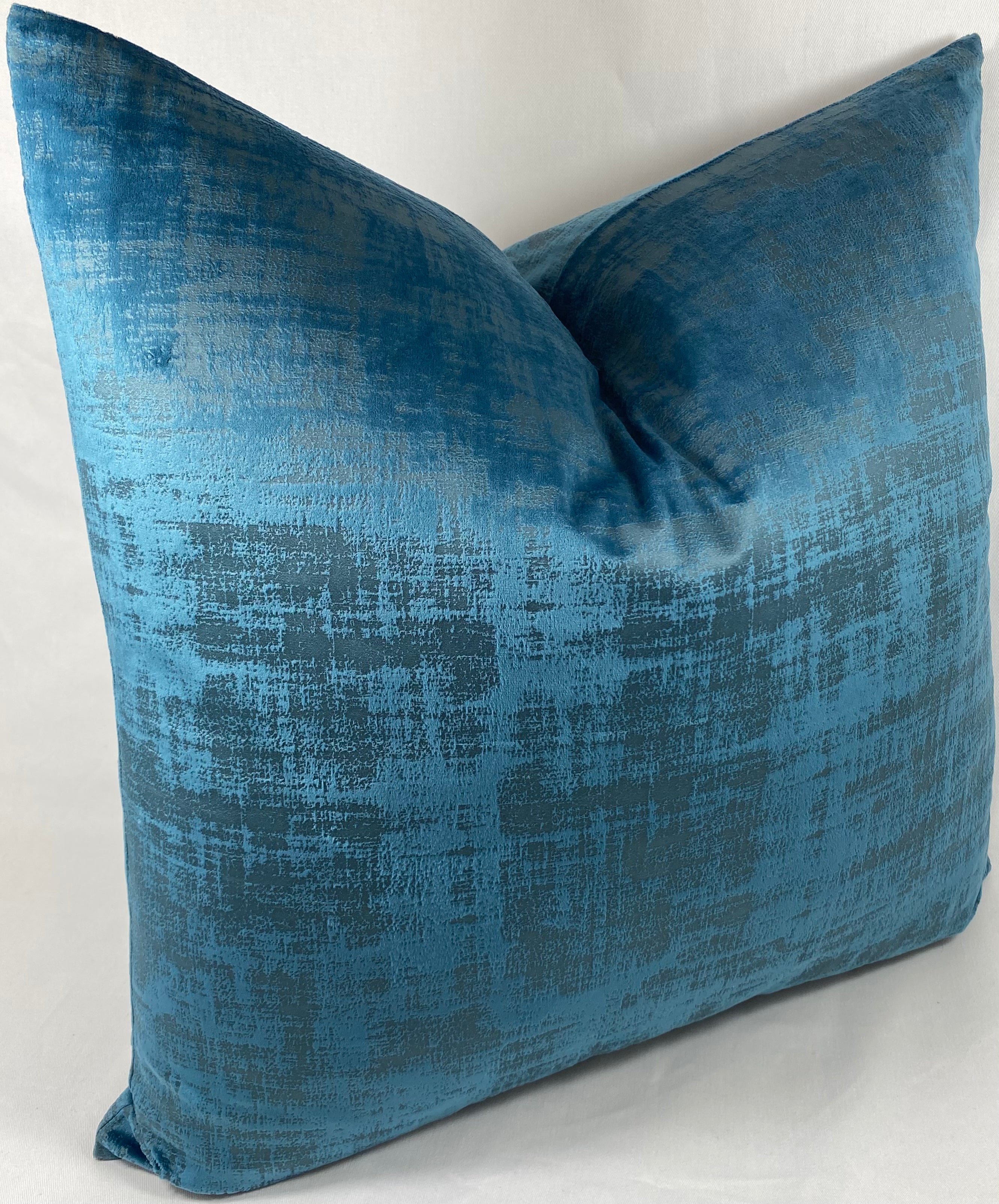 Luxury Pillow – 24" × 24" – Fresco Pacific
