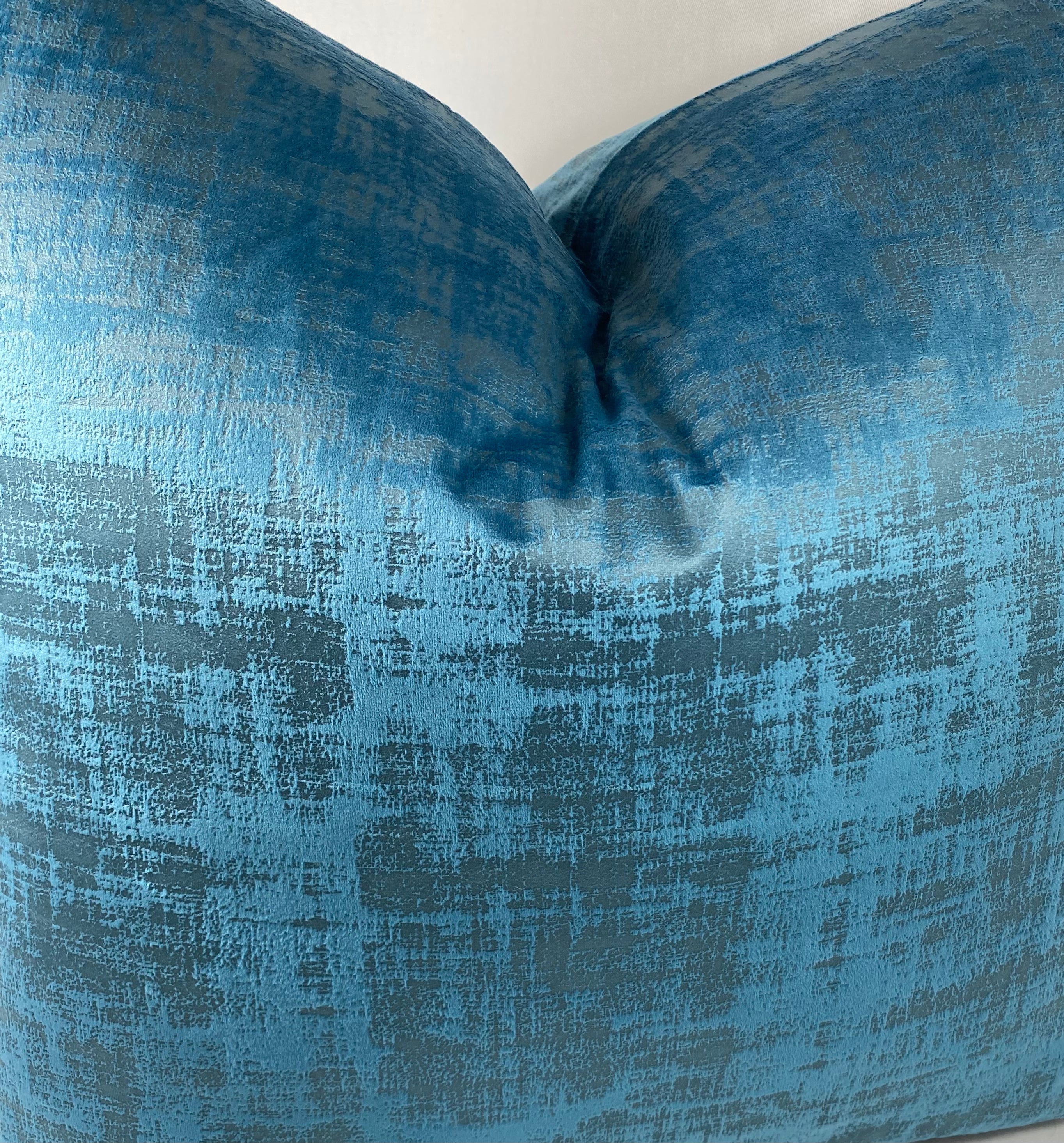 Luxury Pillow – 24" × 24" – Fresco Pacific