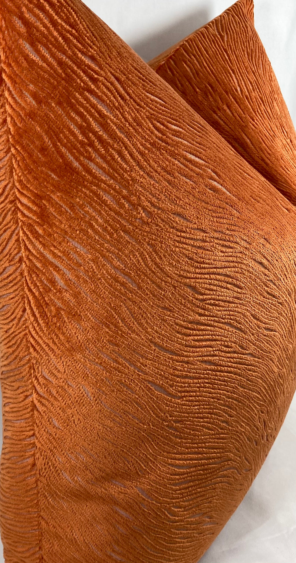 Luxury Pillow – 24" × 24" – Canyon Current