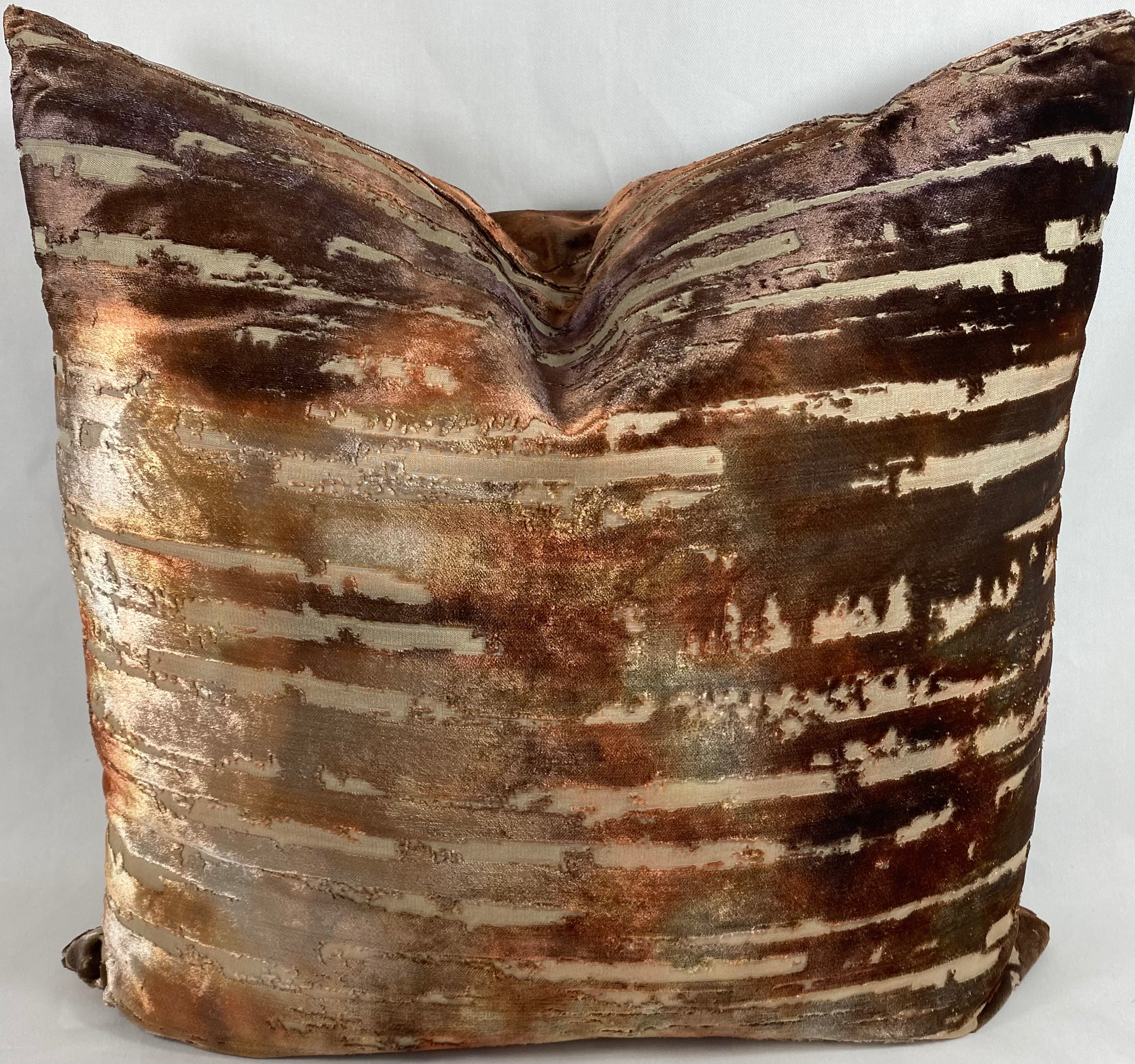 Luxury Pillow – 24" × 24" – Bonbons Caramel