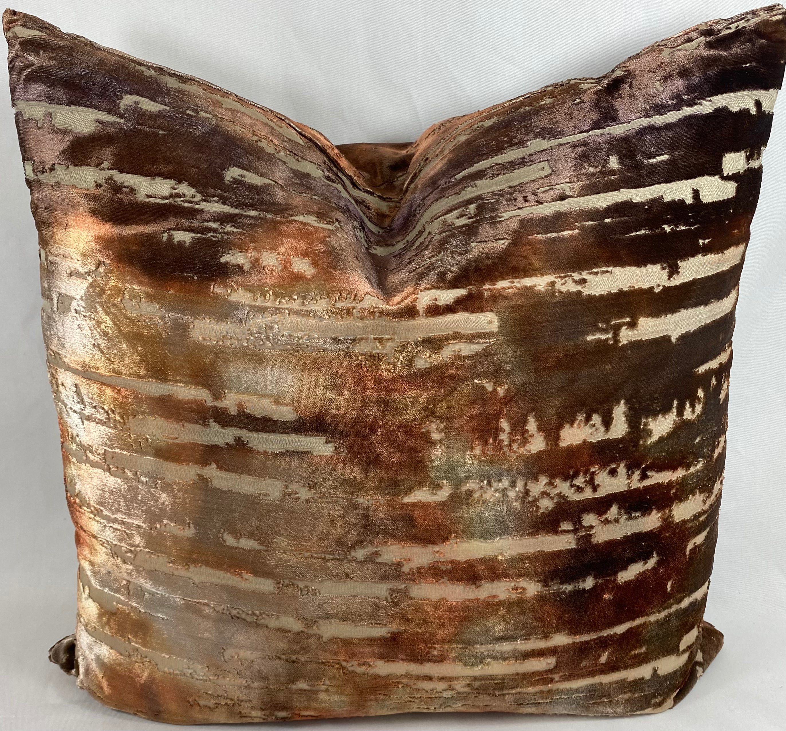 Luxury Pillow – 24" × 24" – Bonbons Caramel