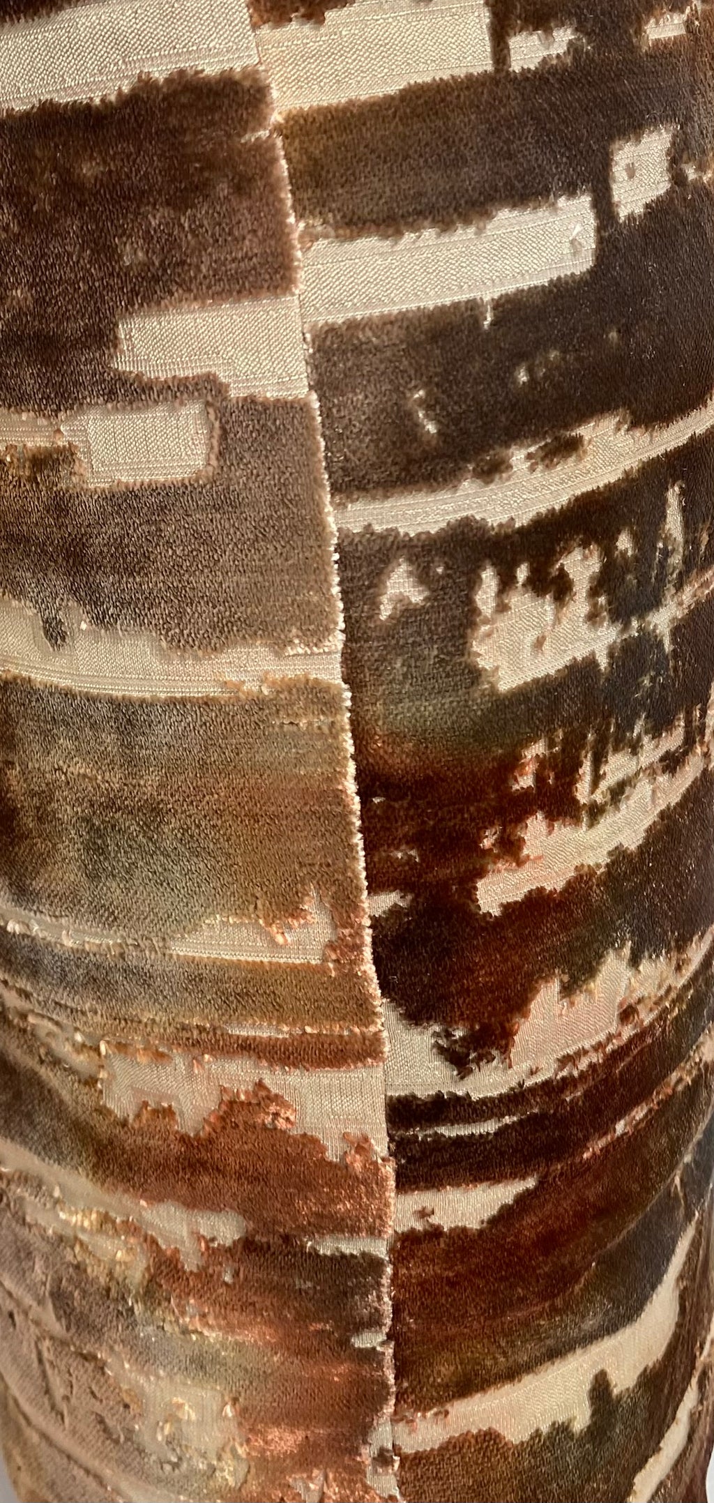 Luxury Pillow – 24" × 24" – Bonbons Caramel