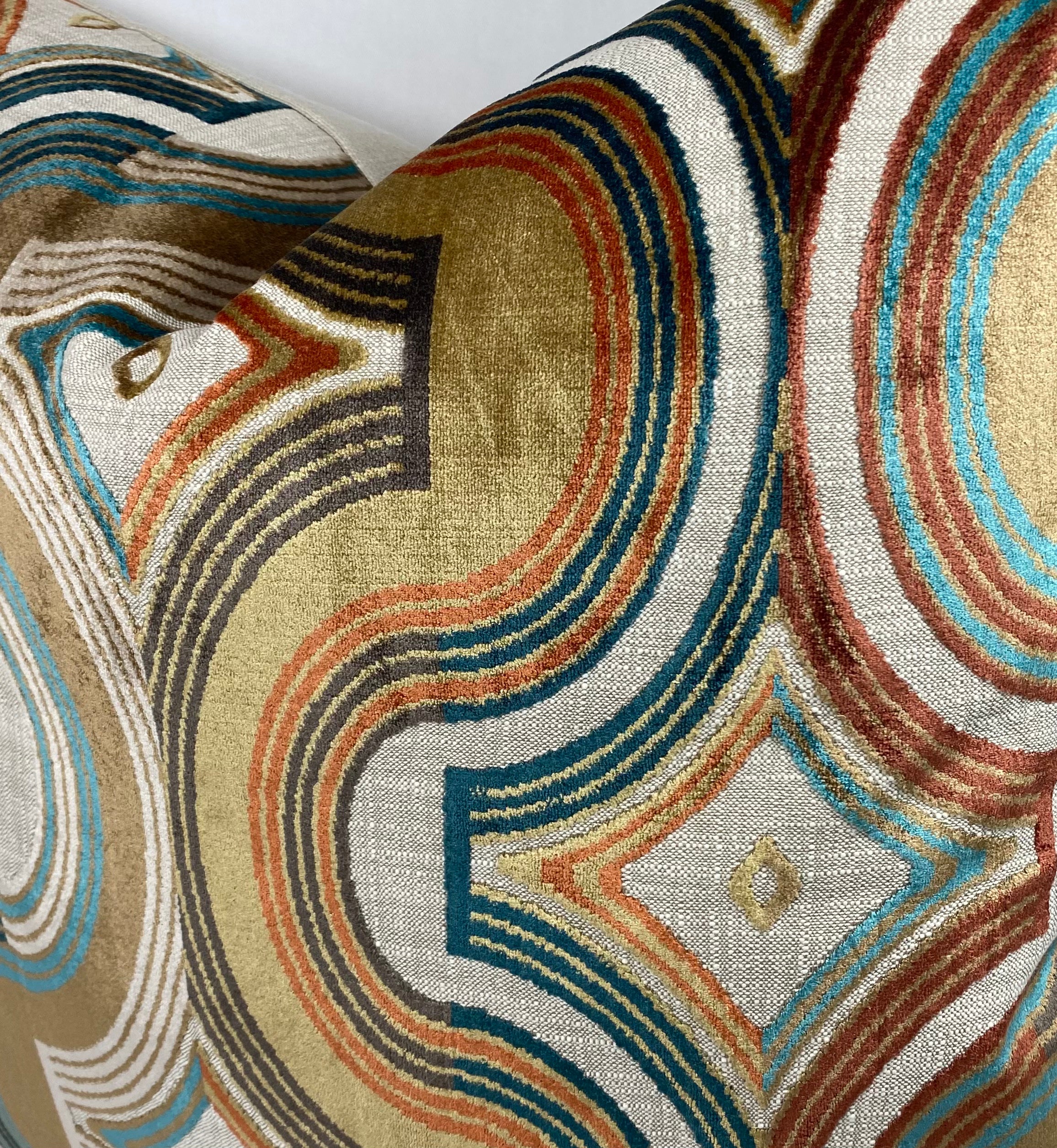 Luxury Pillow – 24" × 24" – Orleans