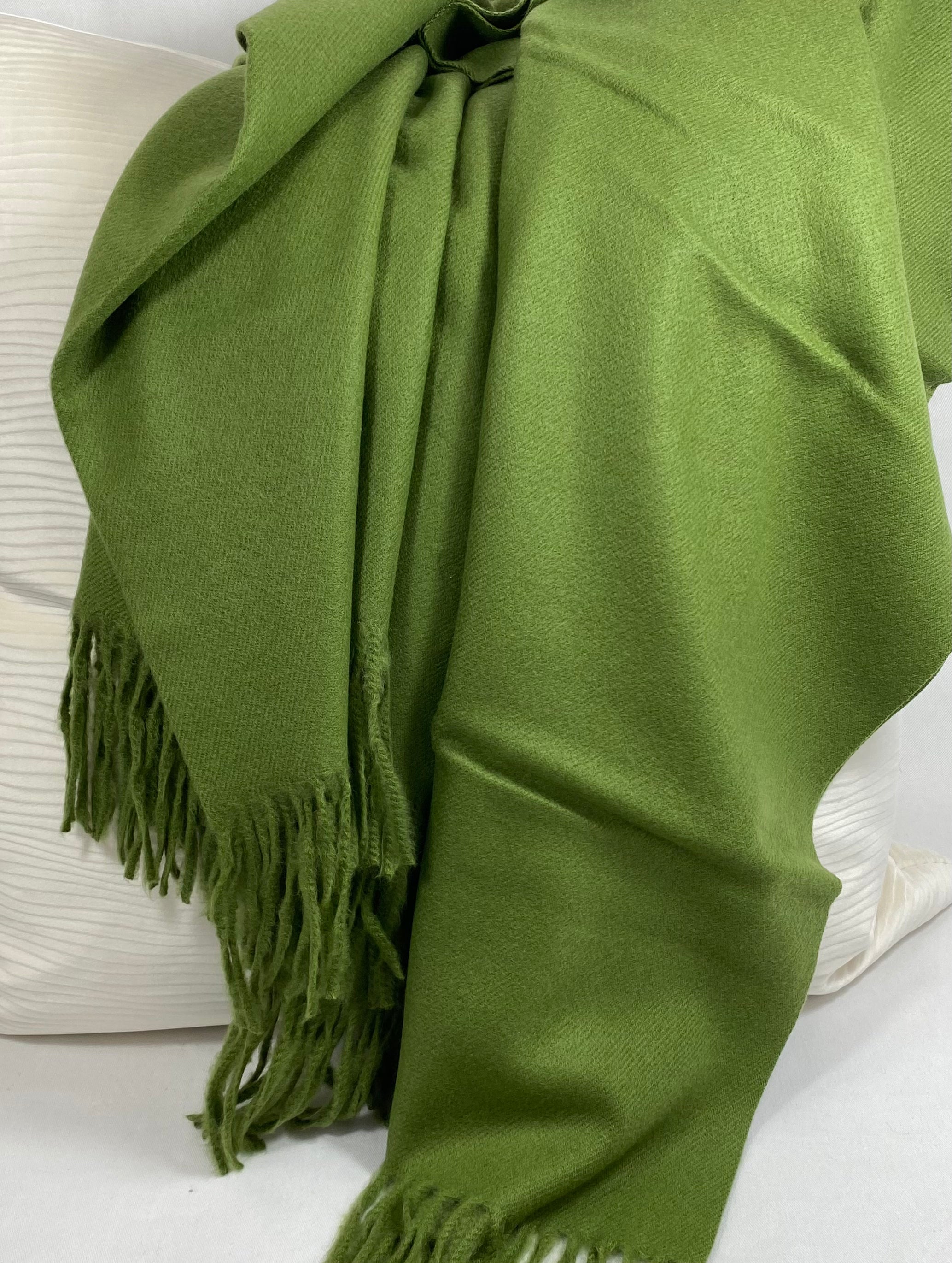 Luxury Throw – 50" × 68" – Edinburgh Olive