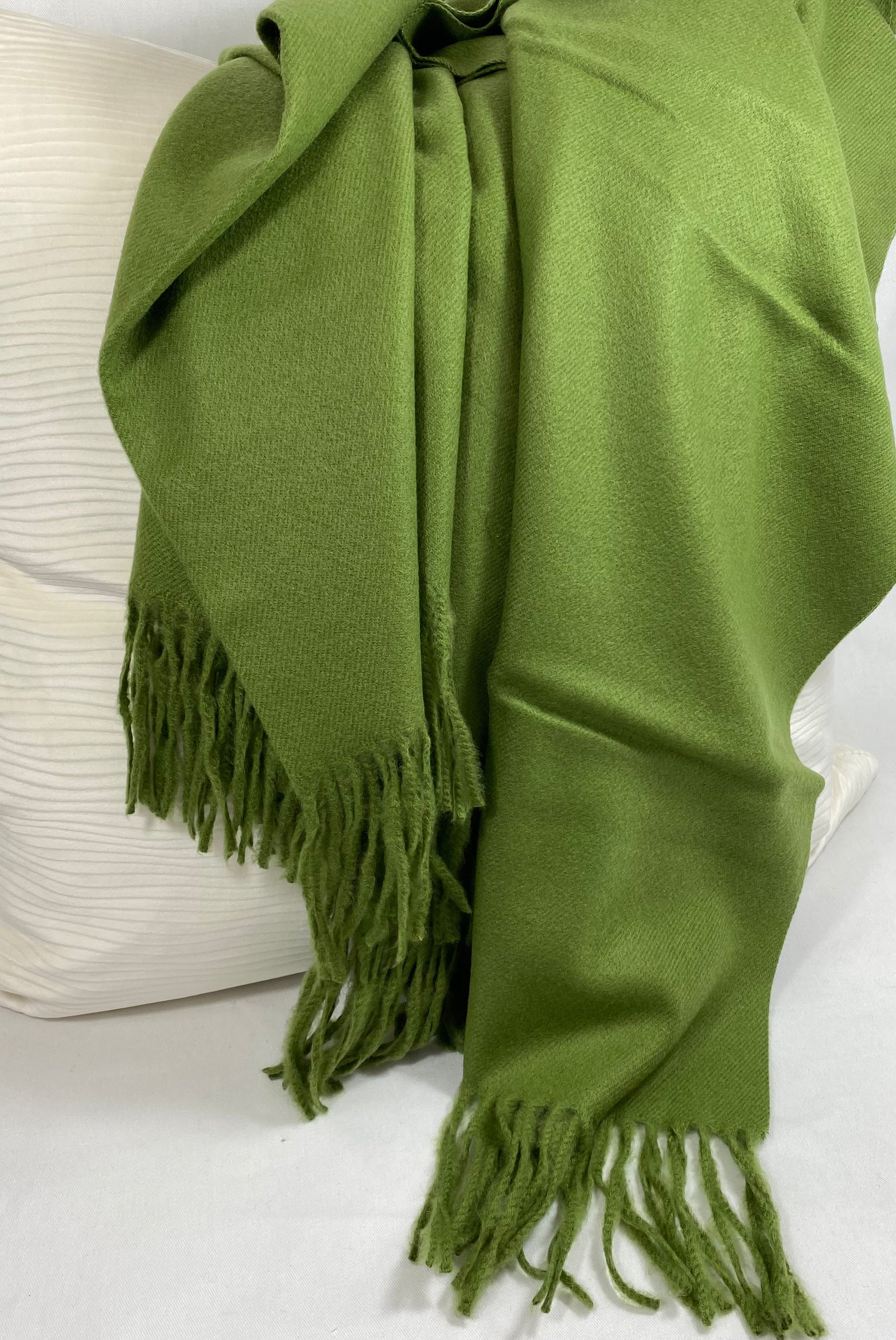 Luxury Throw – 50" × 68" – Edinburgh Olive