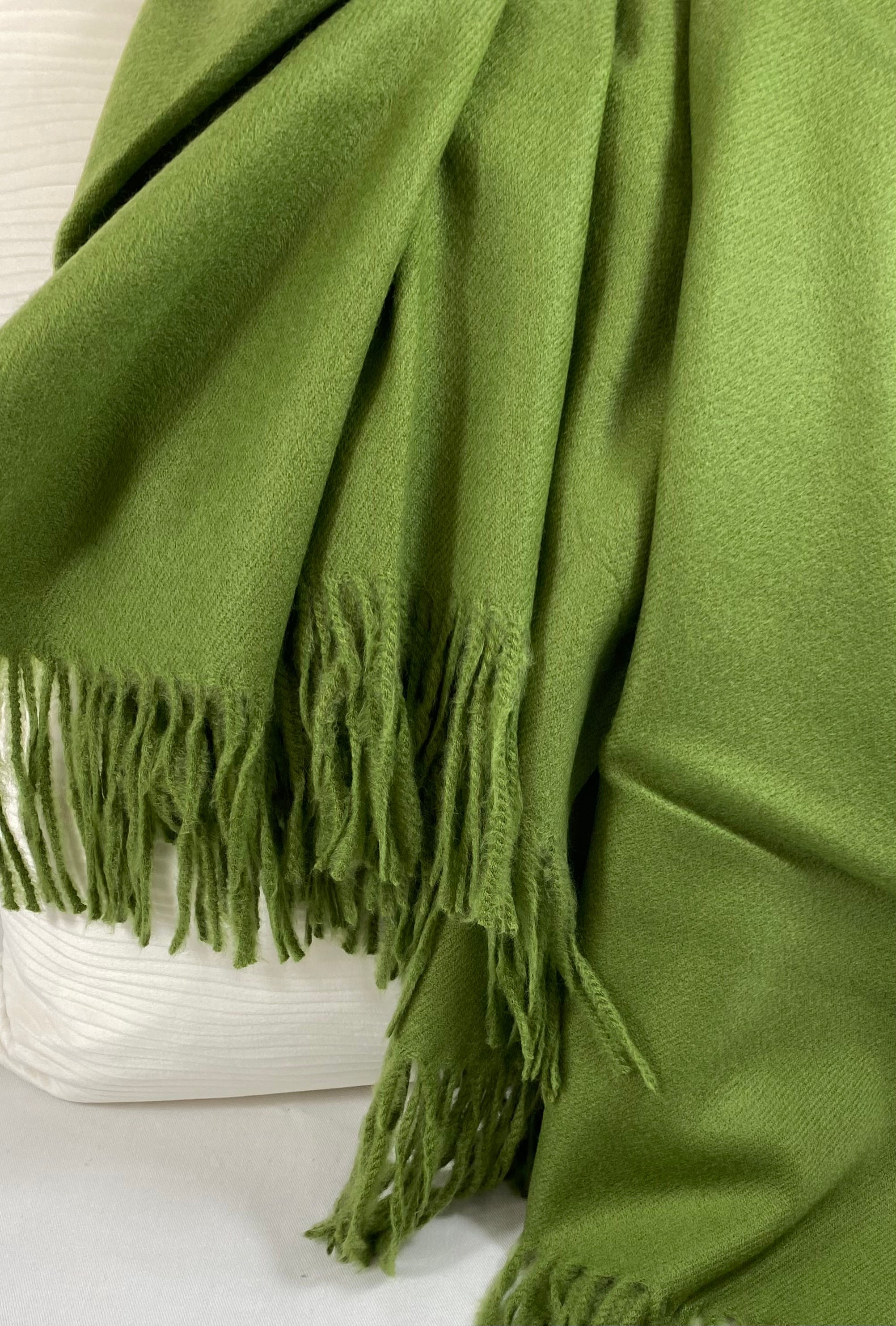 Luxury Throw – 50" × 68" – Edinburgh Olive