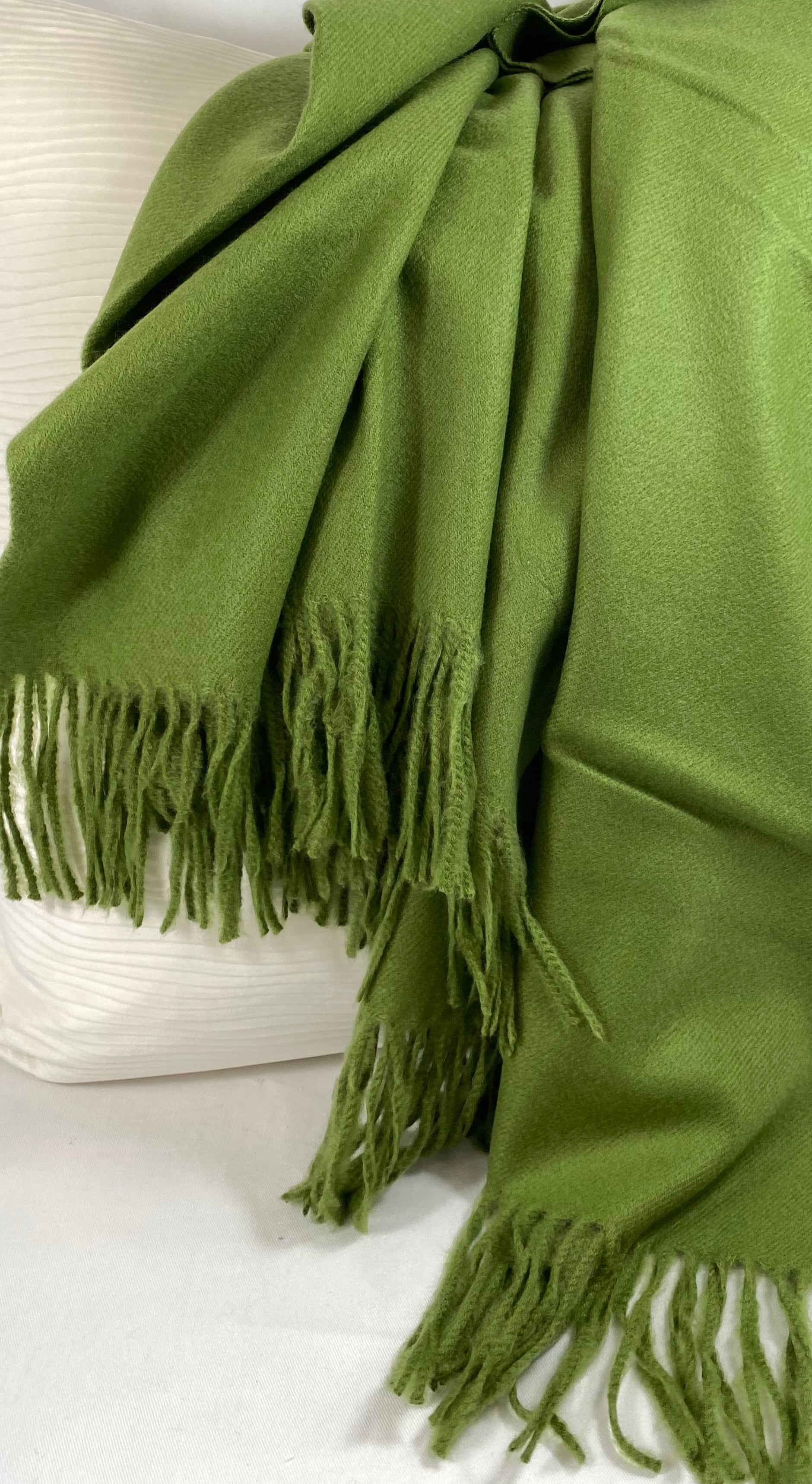 Luxury Throw – 50" × 68" – Edinburgh Olive