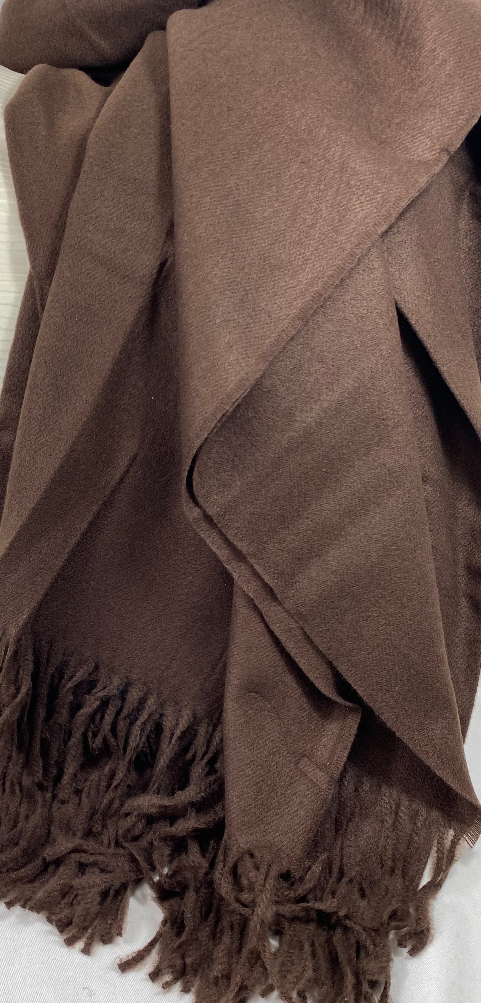 Luxury Throw – 50" × 68" – Edinburgh Hickory