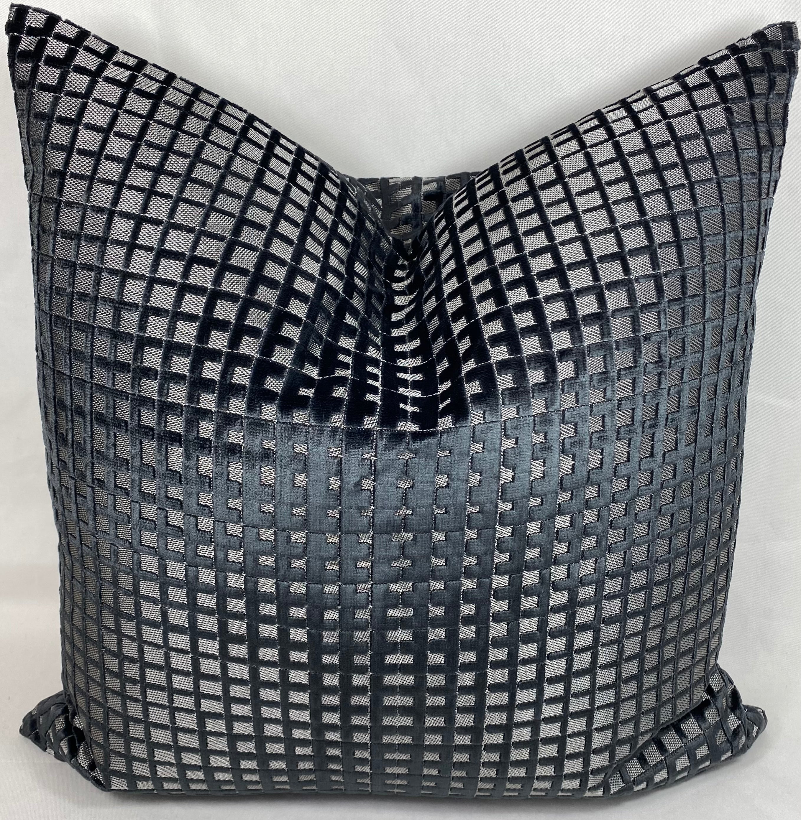 Luxury Pillow – 24" × 24" – Success Onyx