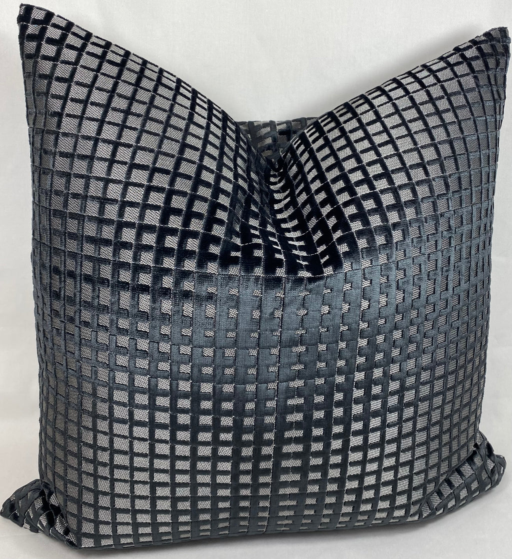 Luxury Pillow – 24" × 24" – Success Onyx