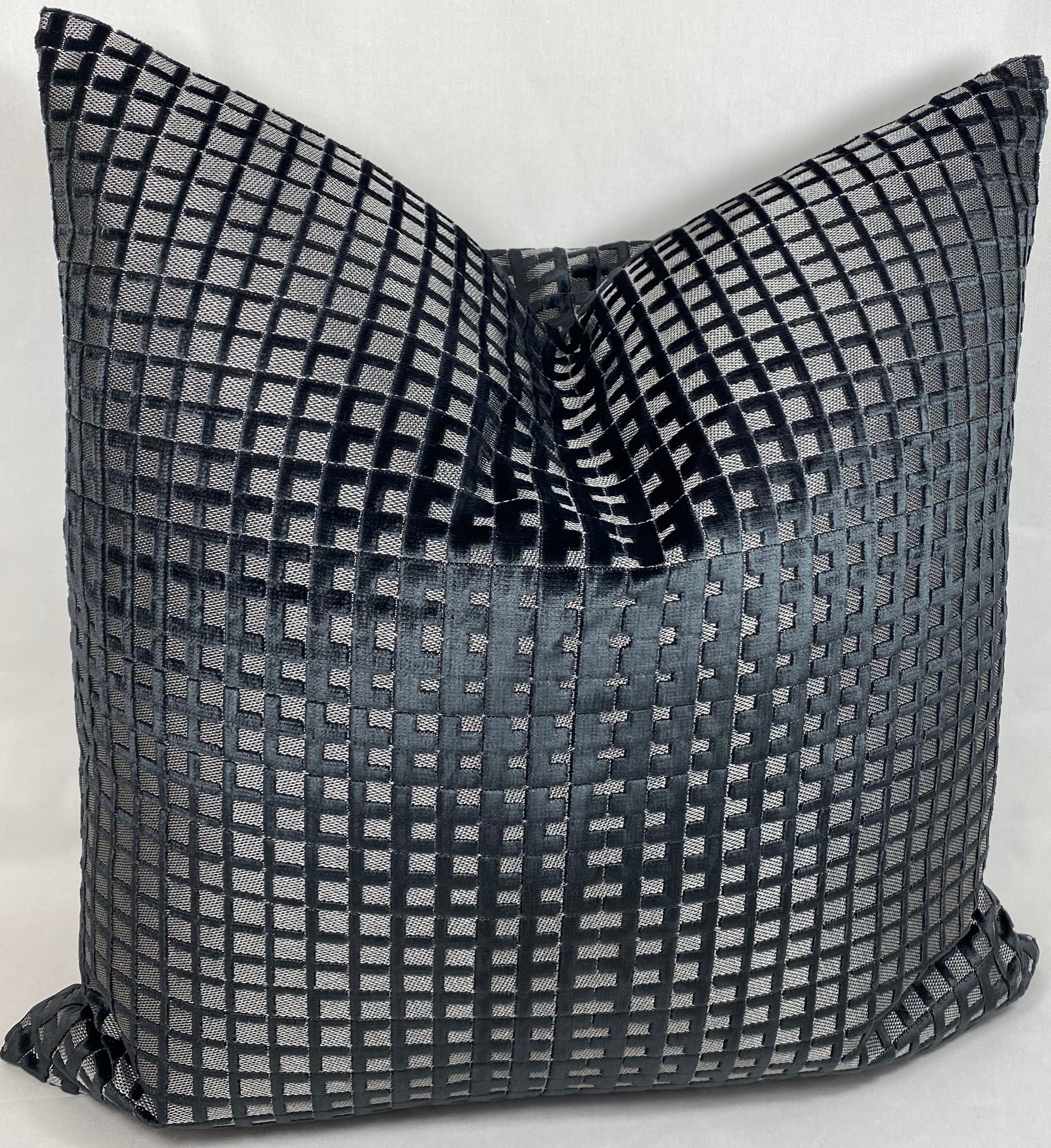 Luxury Pillow – 24" × 24" – Success Onyx