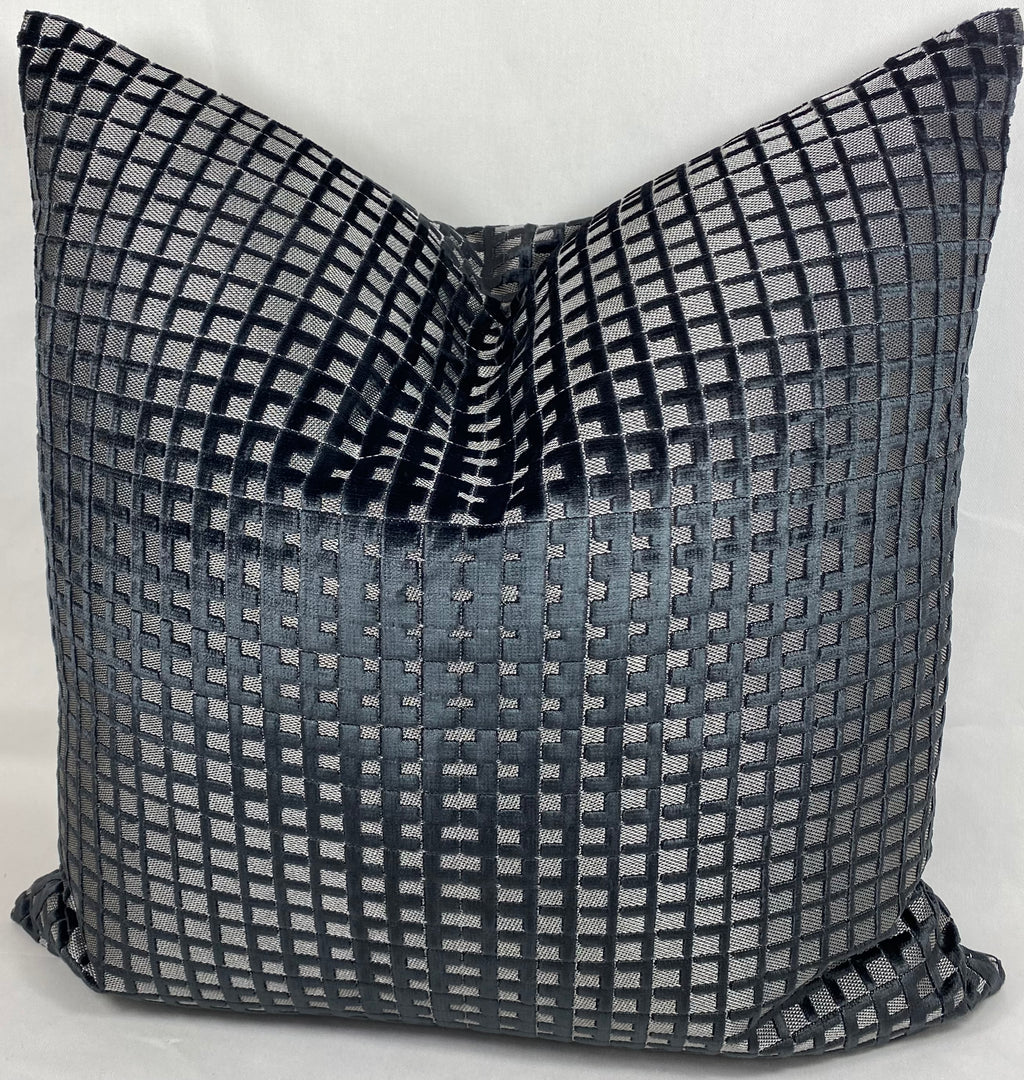 Luxury Pillow – 24" × 24" – Success Onyx