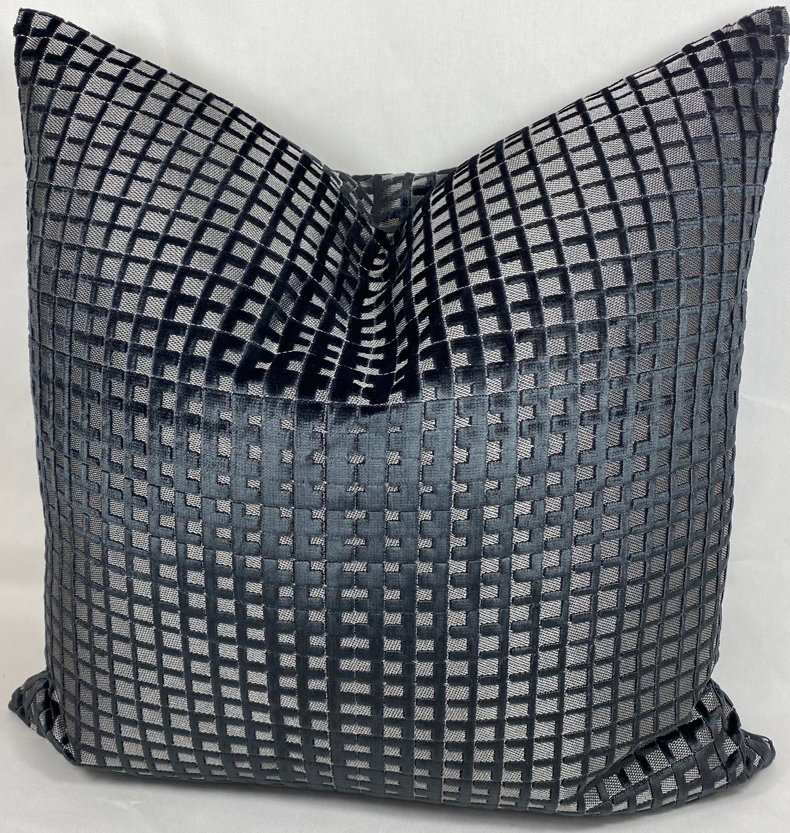 Luxury Pillow – 24" × 24" – Success Onyx
