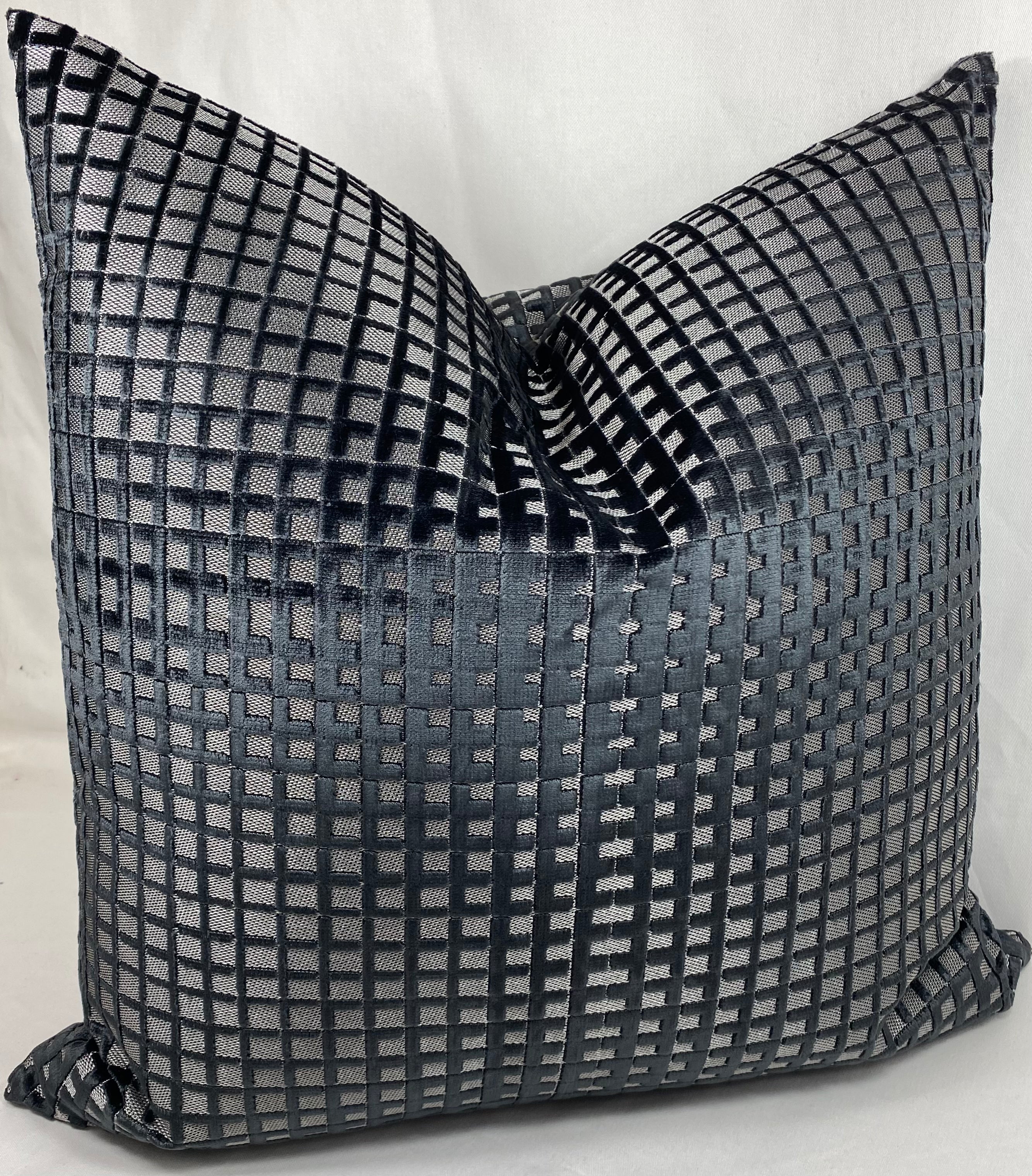 Luxury Pillow – 24" × 24" – Success Onyx
