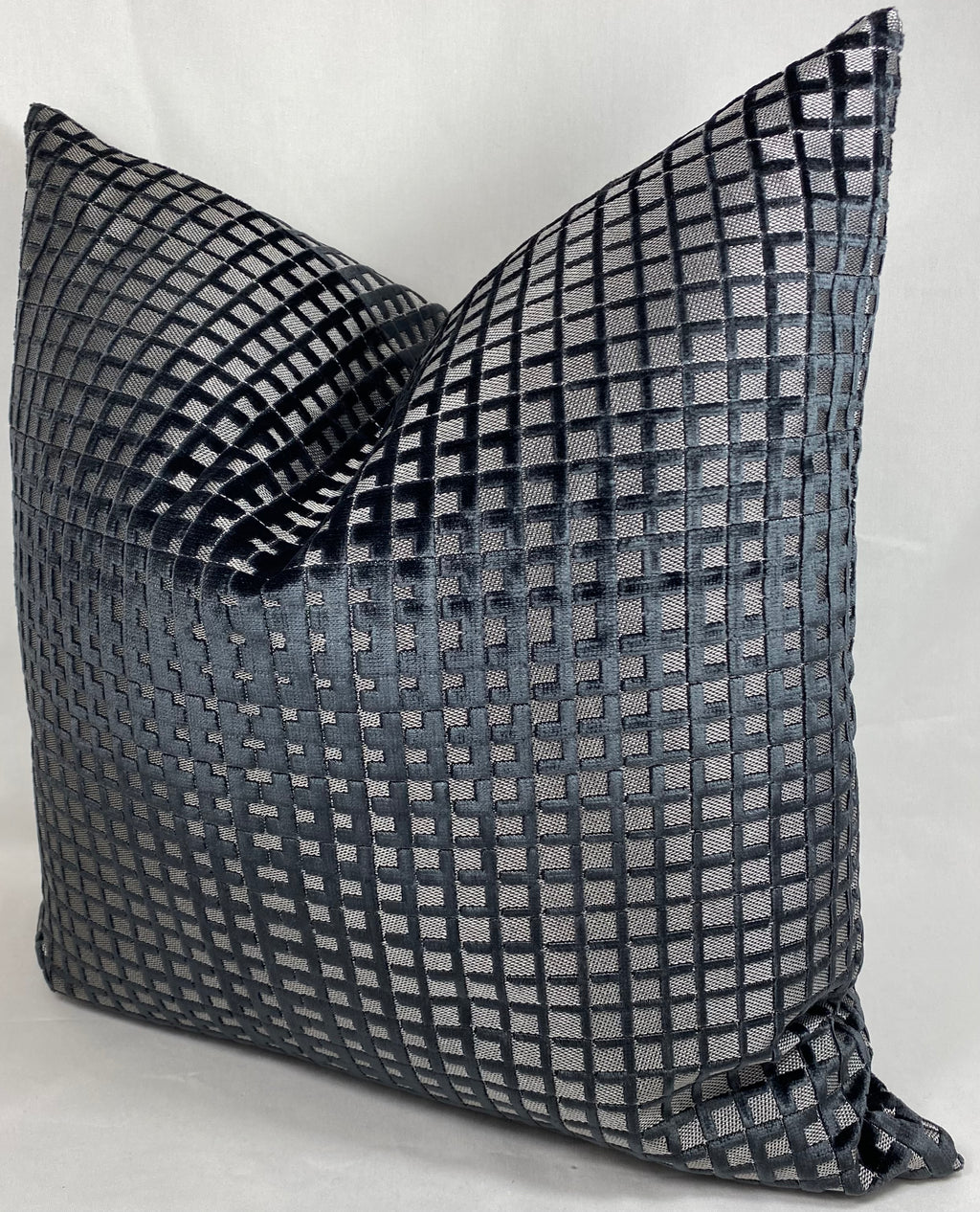 Luxury Pillow – 24" × 24" – Success Onyx