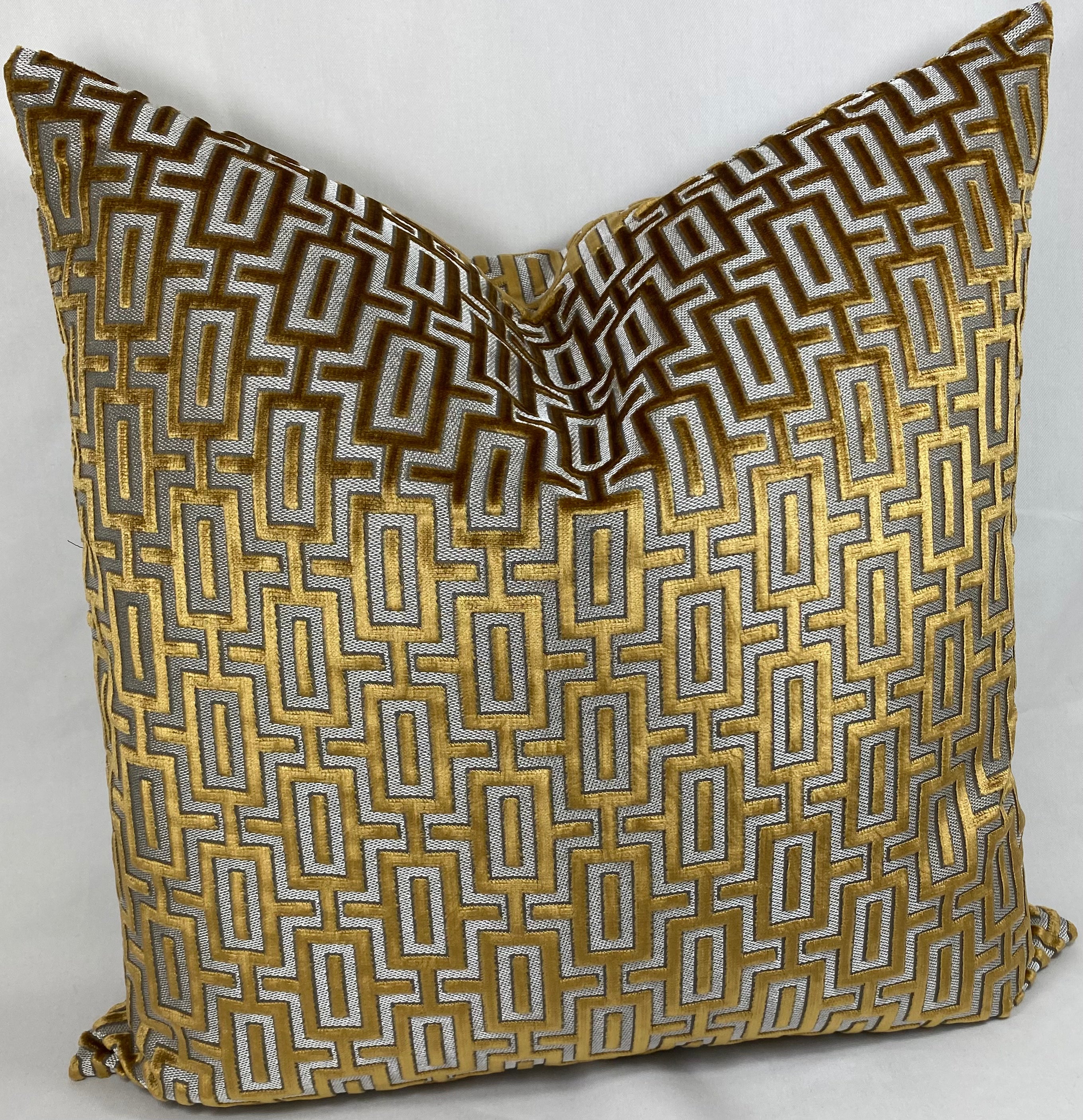 Luxury Pillow – 24" × 24" – Bergman Topaz