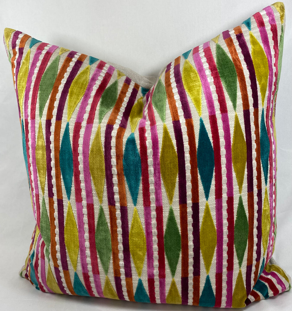 Luxury Pillow – 24" × 24" – Pizazz