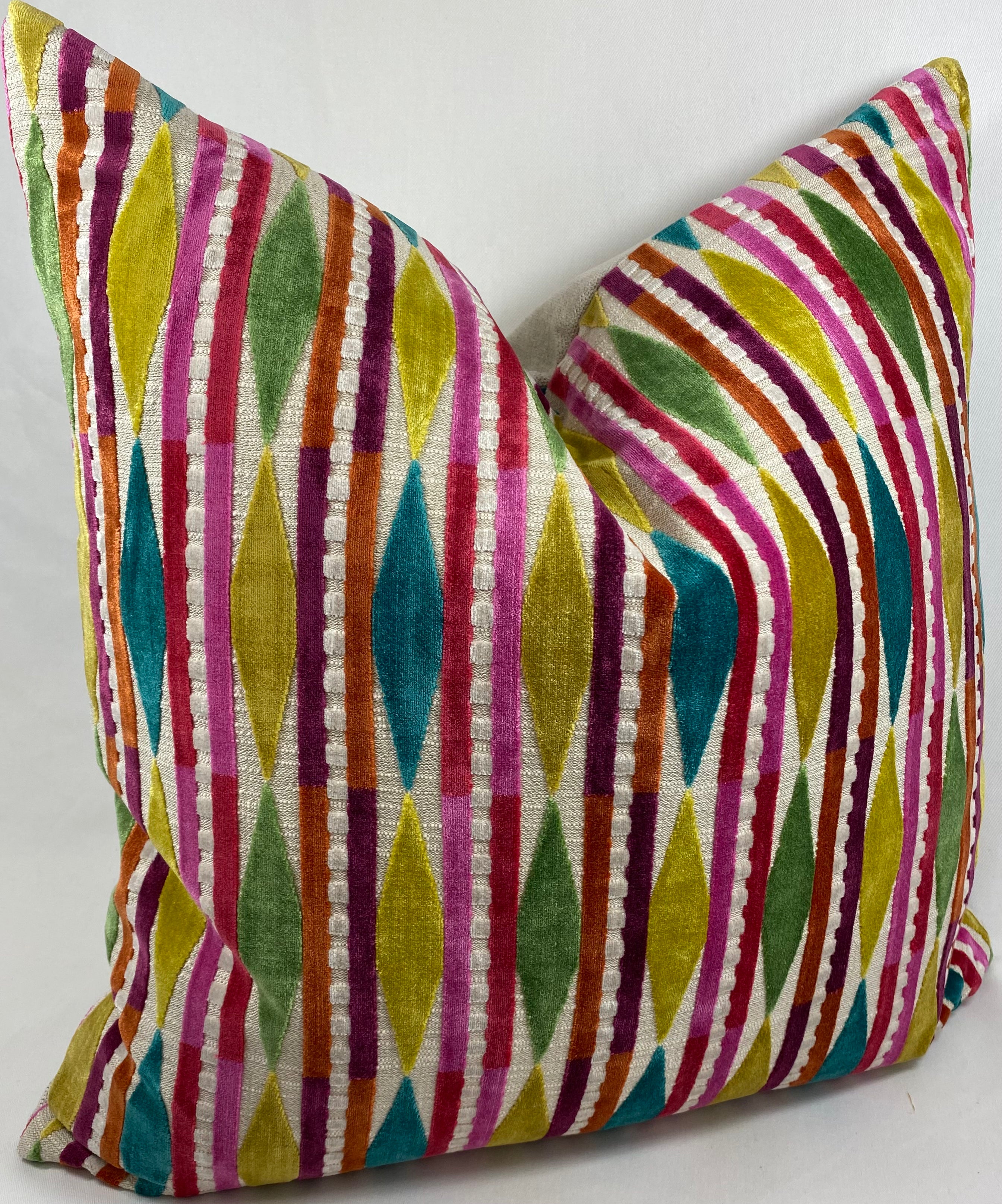 Luxury Pillow – 24" × 24" – Pizazz