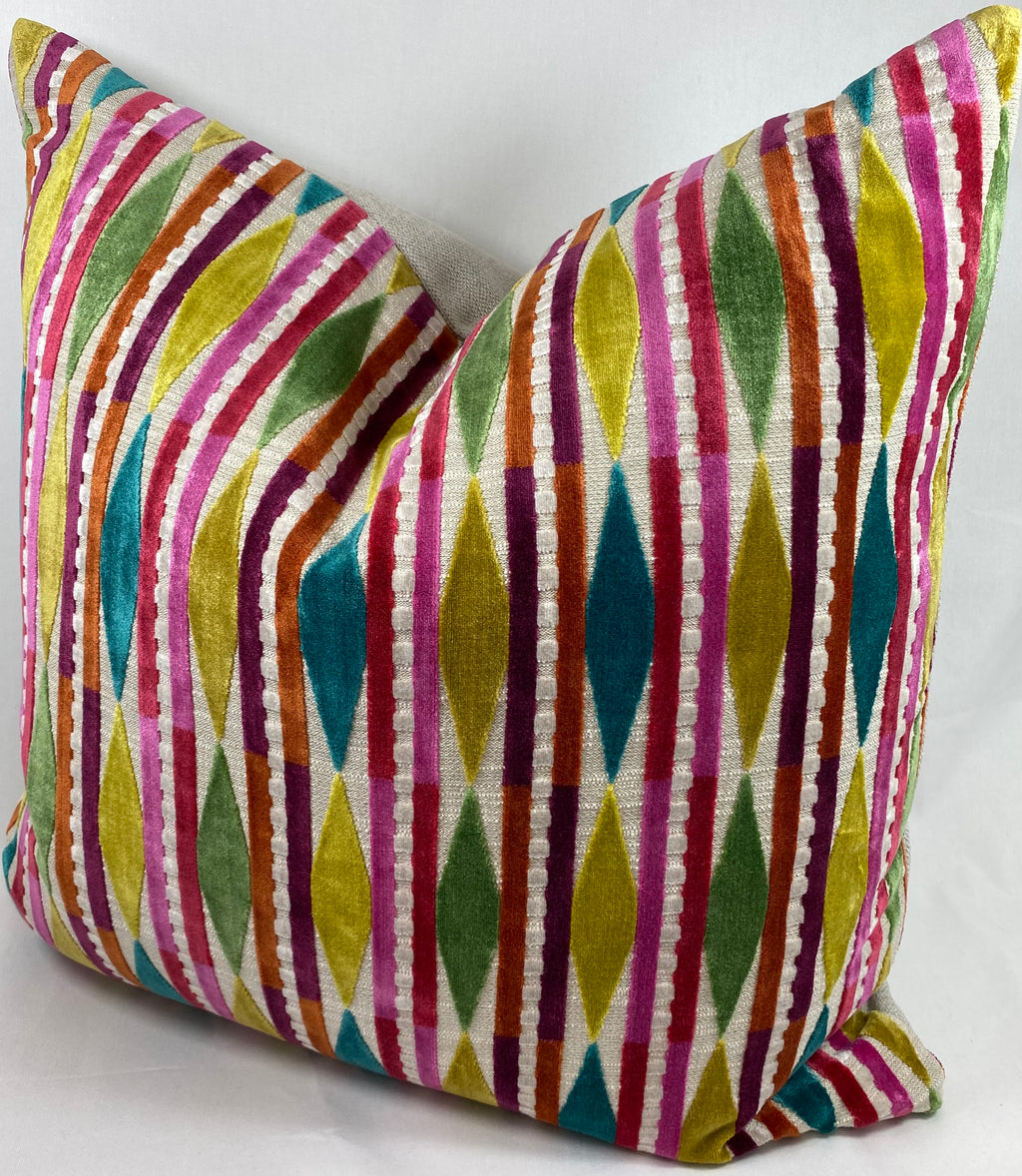 Luxury Pillow – 24" × 24" – Pizazz