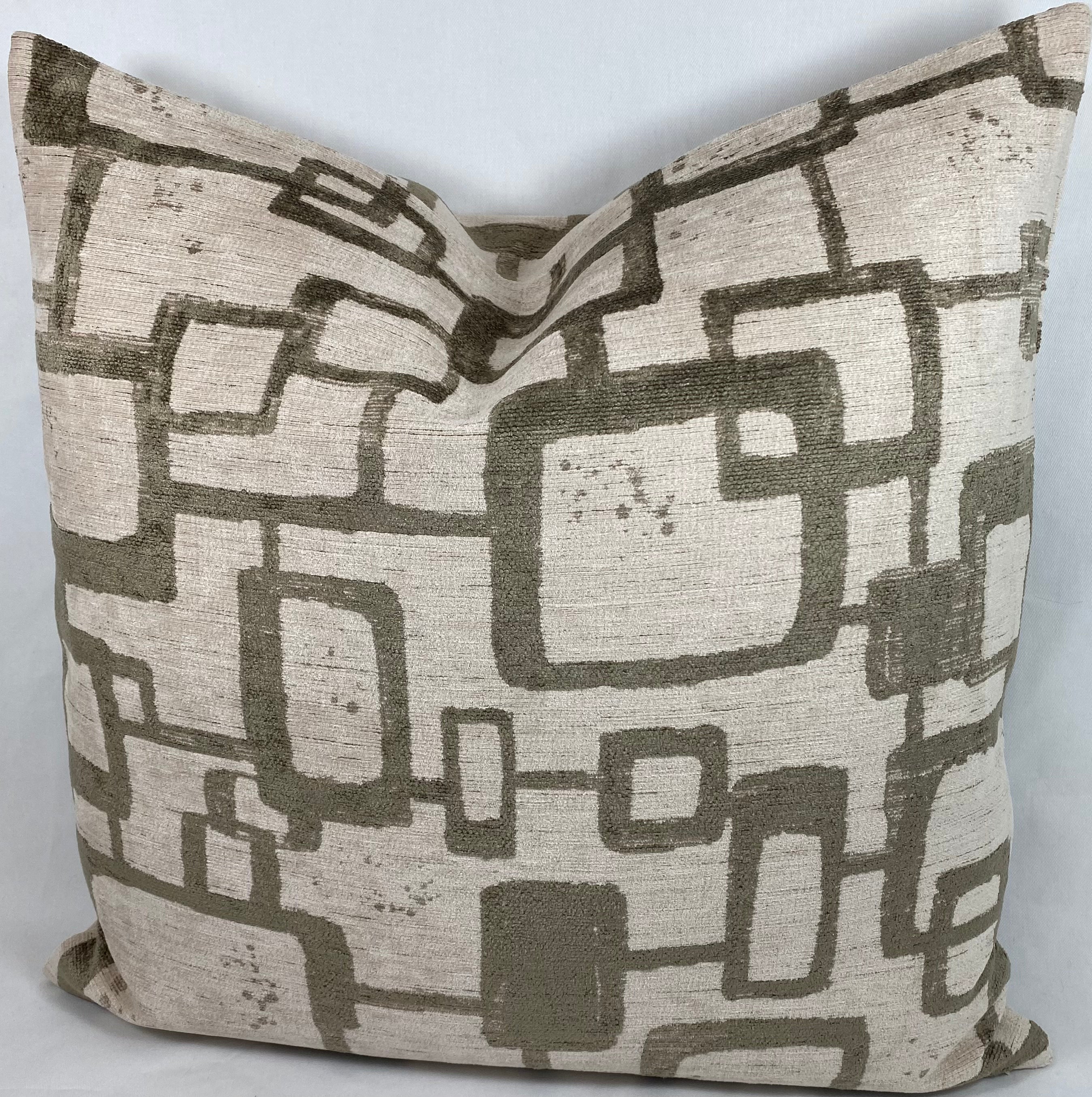 Luxury Pillow – 24" × 24" – Patina Taupe