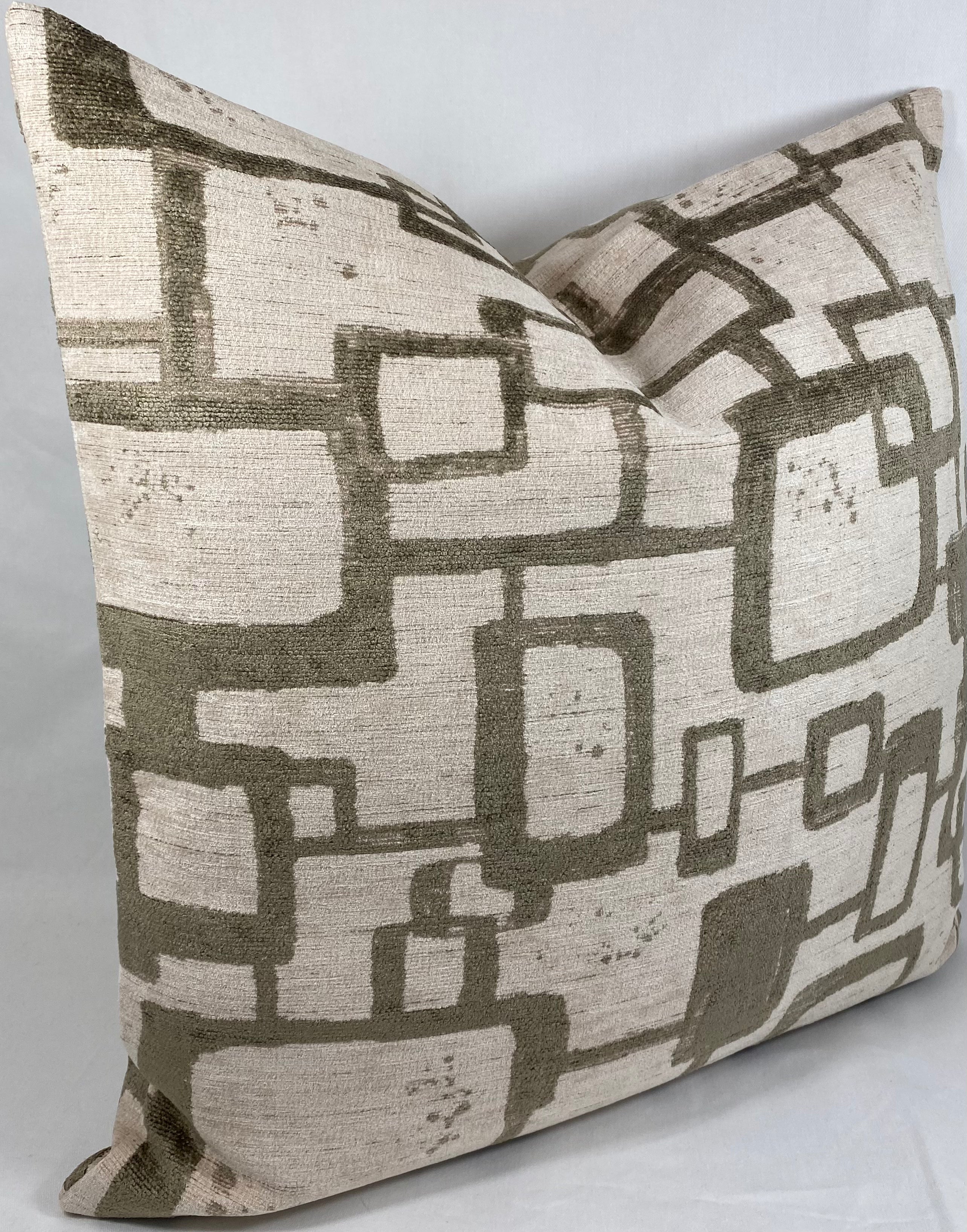Luxury Pillow – 24" × 24" – Patina Taupe