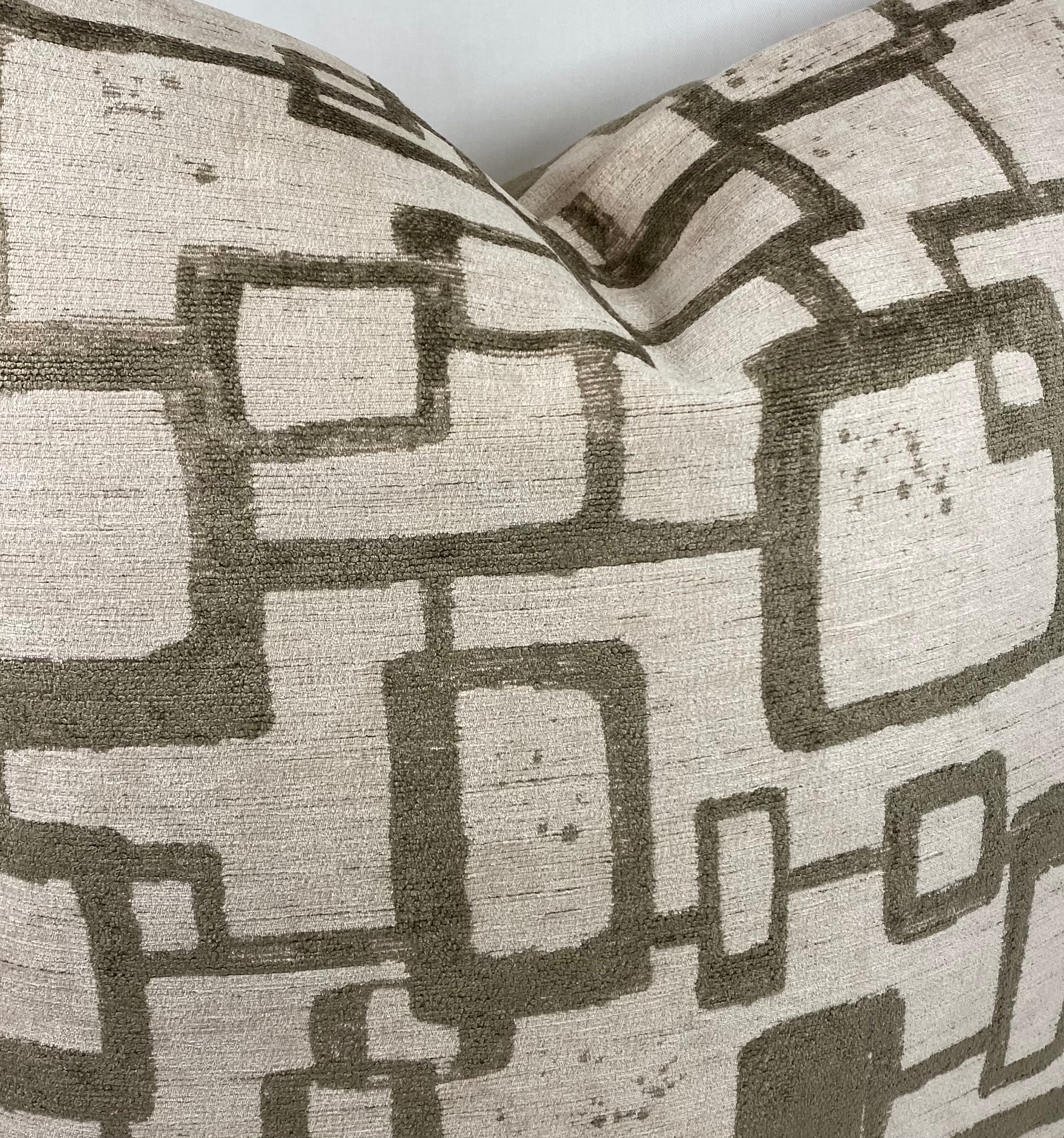 Luxury Pillow – 24" × 24" – Patina Taupe